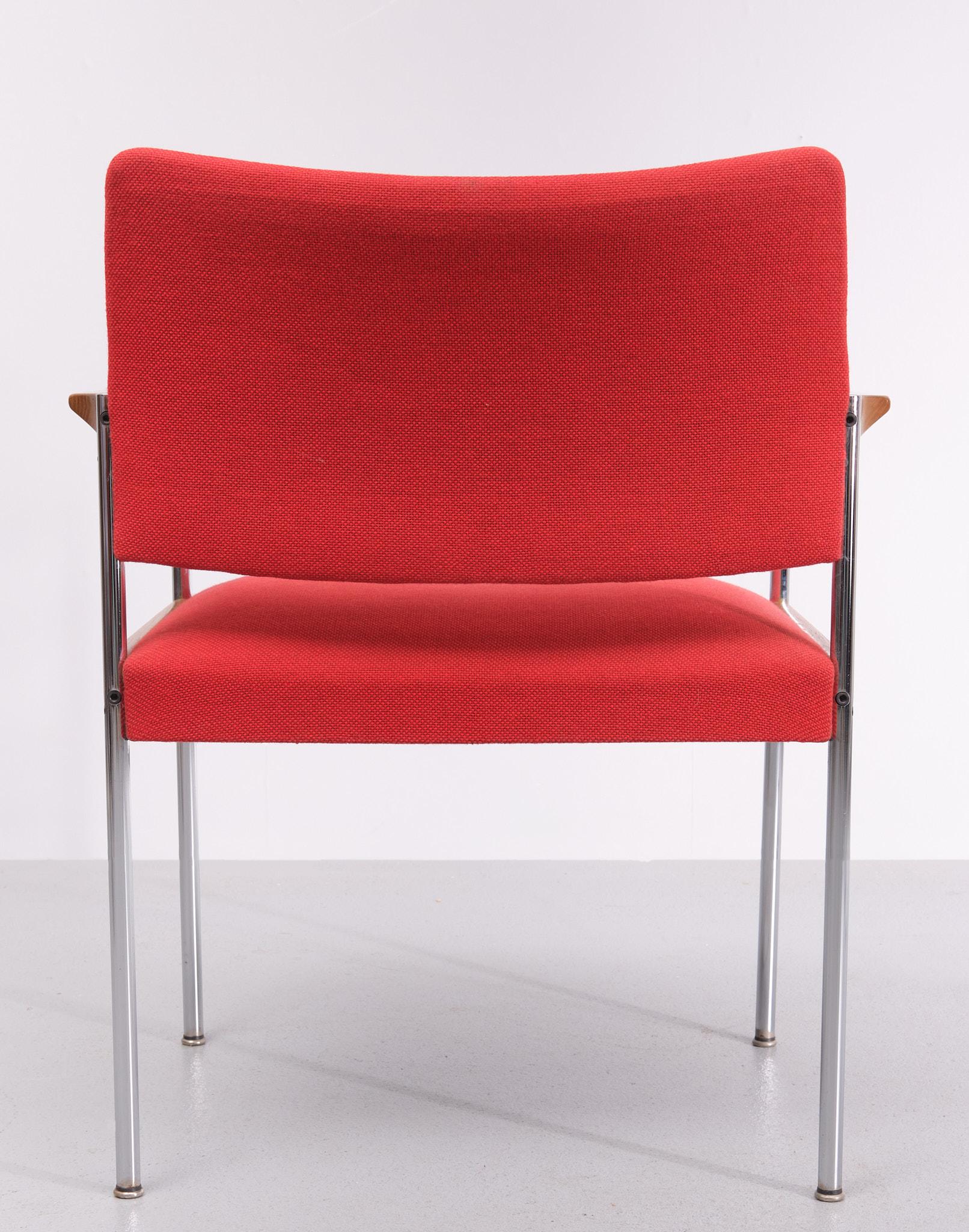 Thereca Red Fabric Armchair 1960s  In Good Condition For Sale In Den Haag, NL