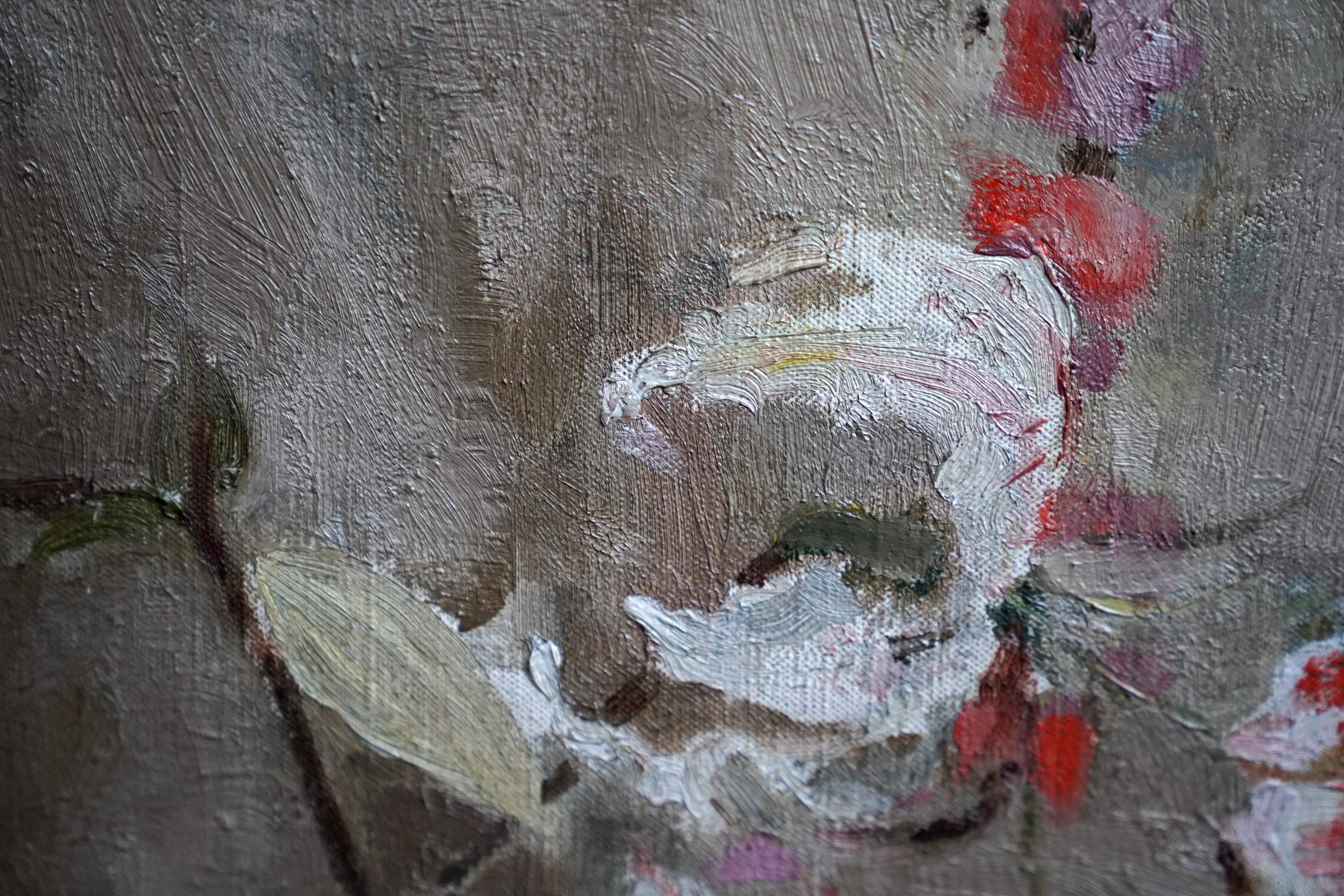 Fiori bianchi e arancioni in una ciotola - Quadro ad olio floreale impressionista britannico in vendita 1