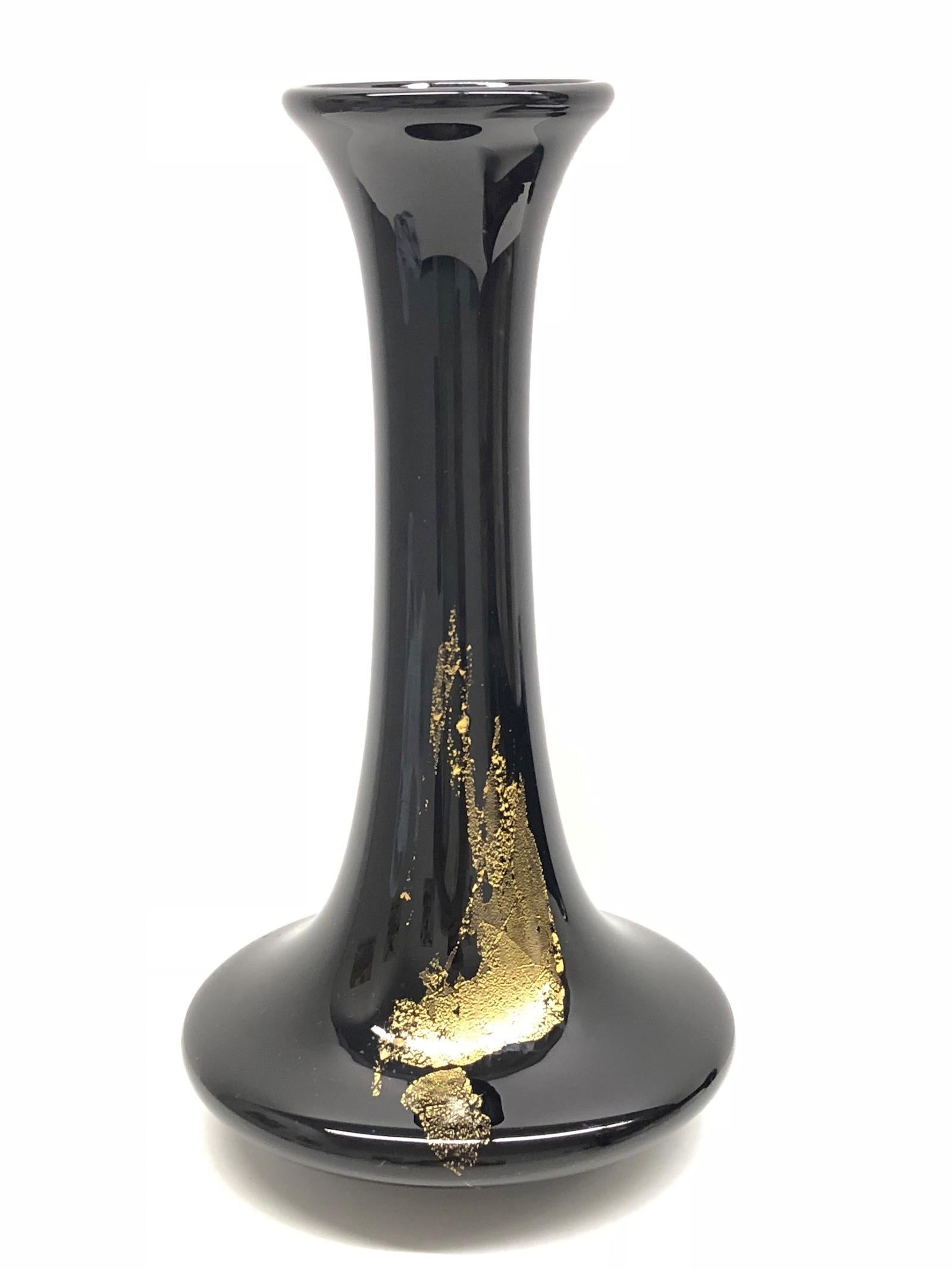 Theresienthal black and gold flake pair of Art Glass Vases, 1970s, Midcentury In Good Condition For Sale In Nuernberg, DE