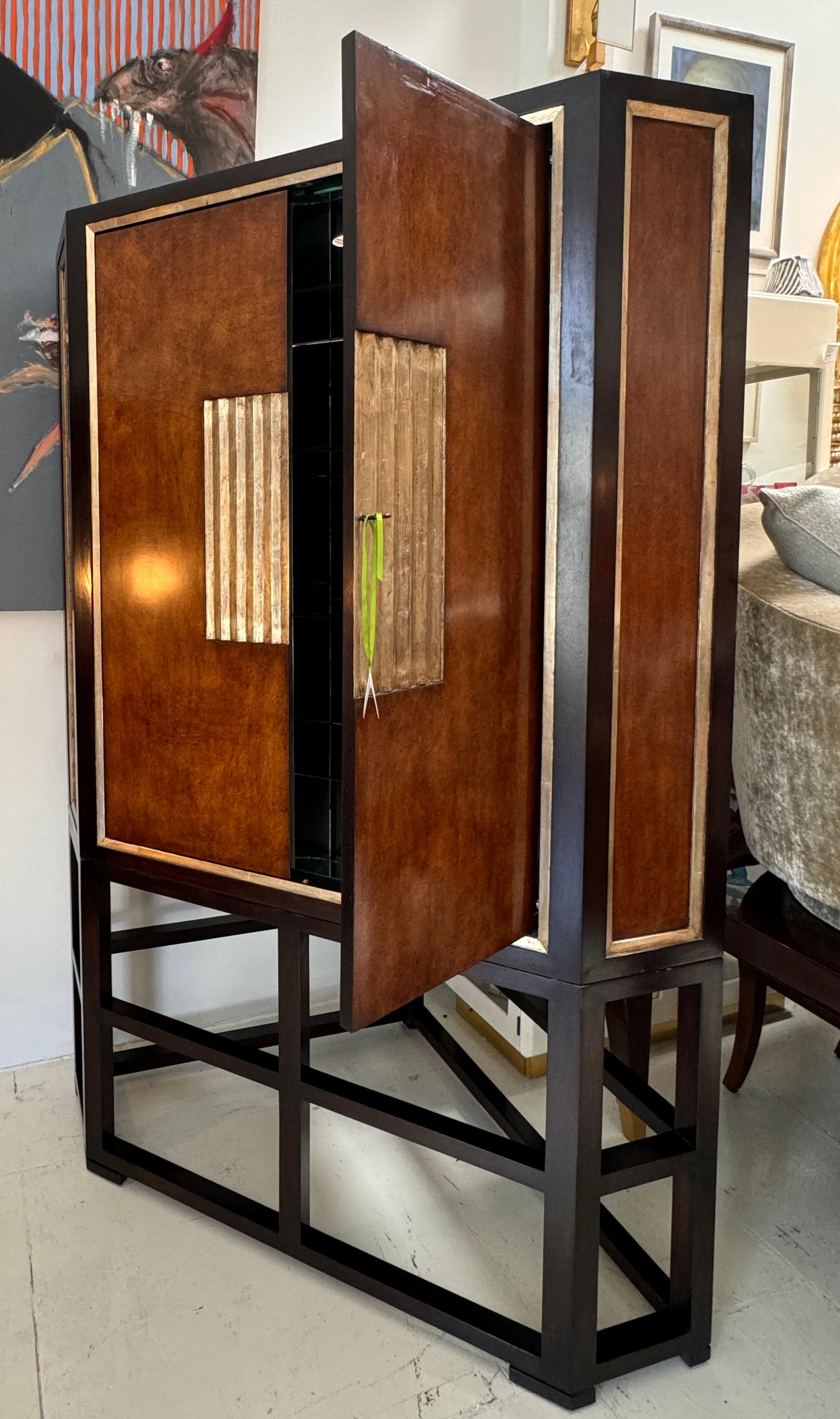 Fine XX secolo Officine Therien per Dessin Fournir Cocktail Dry Bar Cabinet in vendita