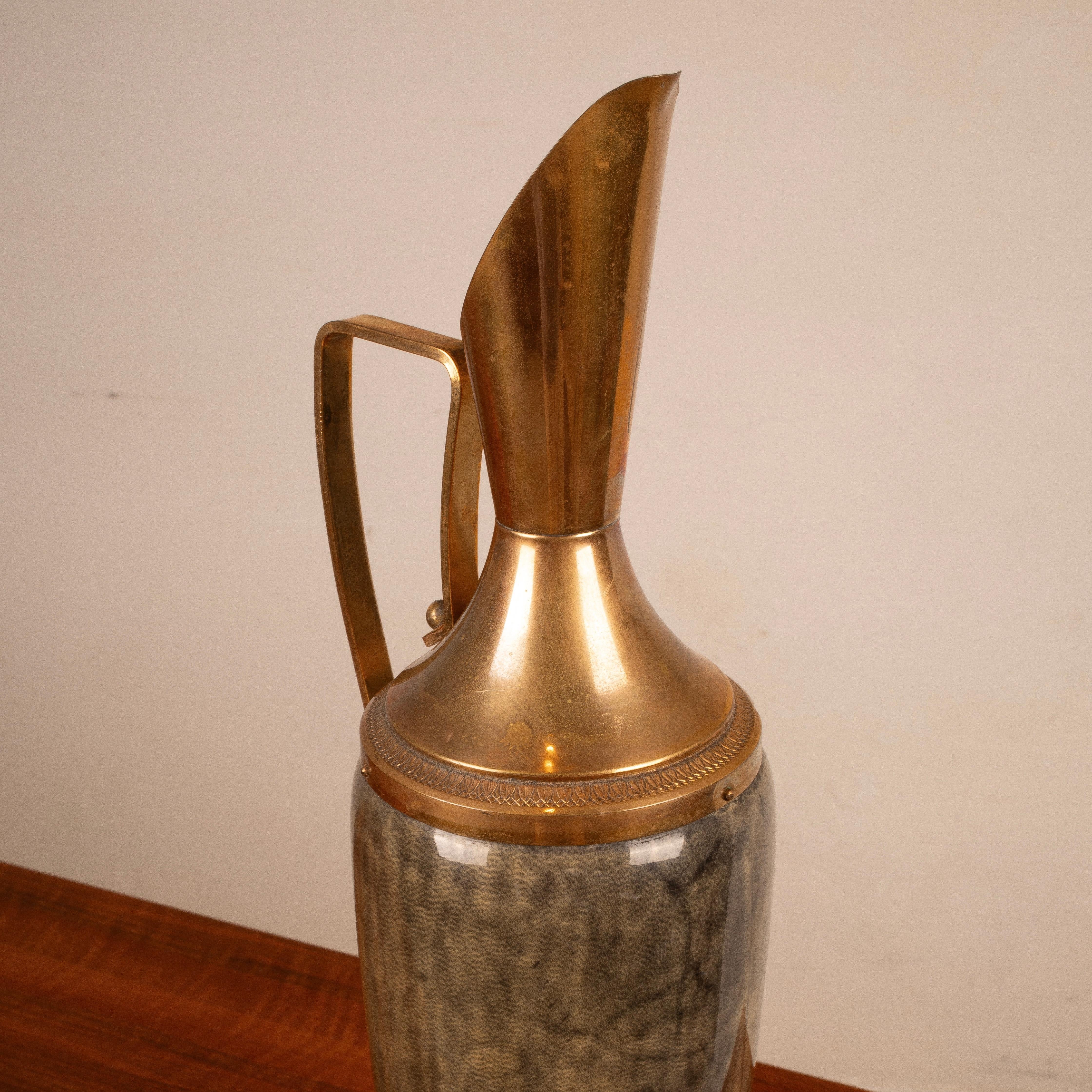 Thermoskanne aus grauem Pergament und Messing von Aldo Tura, 1960 im Angebot 7