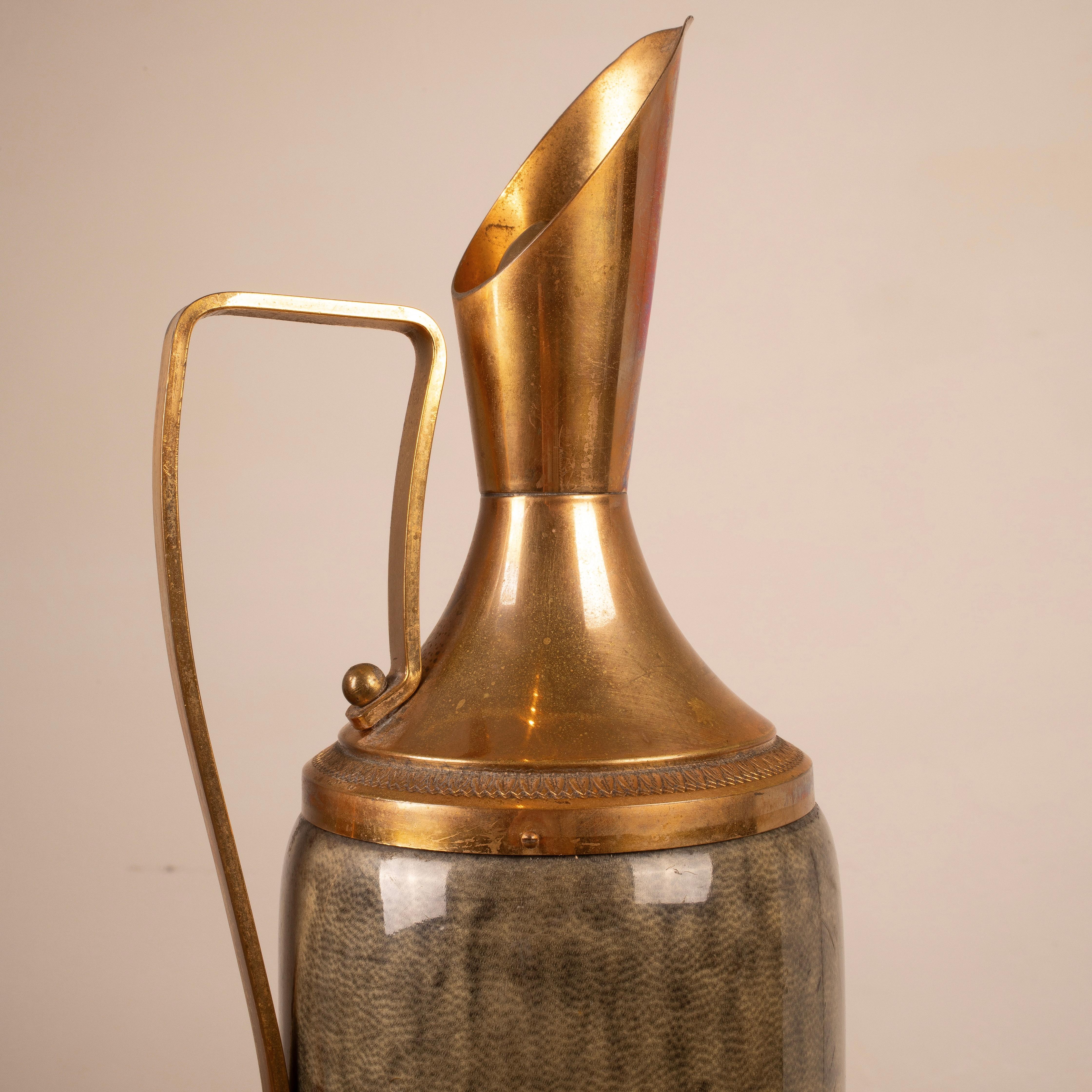Thermoskanne aus grauem Pergament und Messing von Aldo Tura, 1960 im Angebot 10