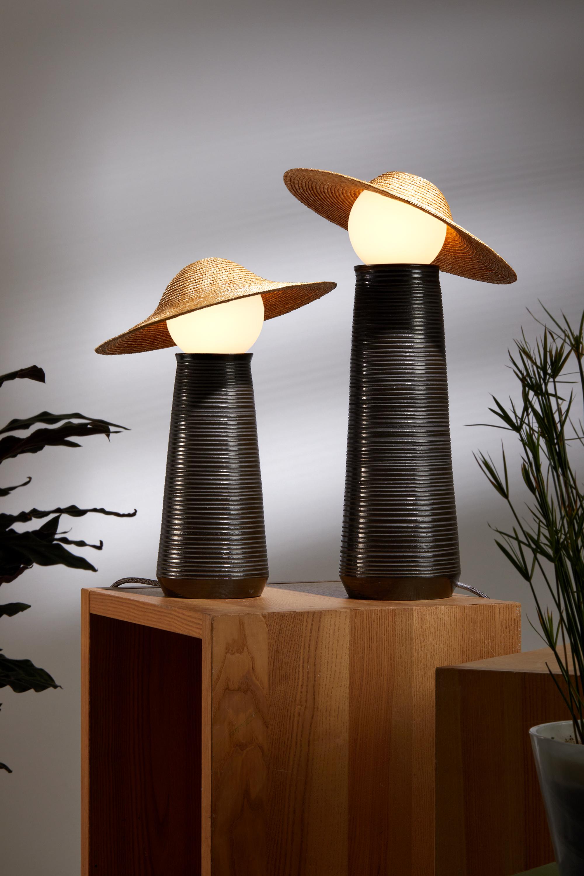 Théros Orbita Keramische Tischlampe Groß von Aristotelis Barakos x Giannis Zois (Griechisch) im Angebot