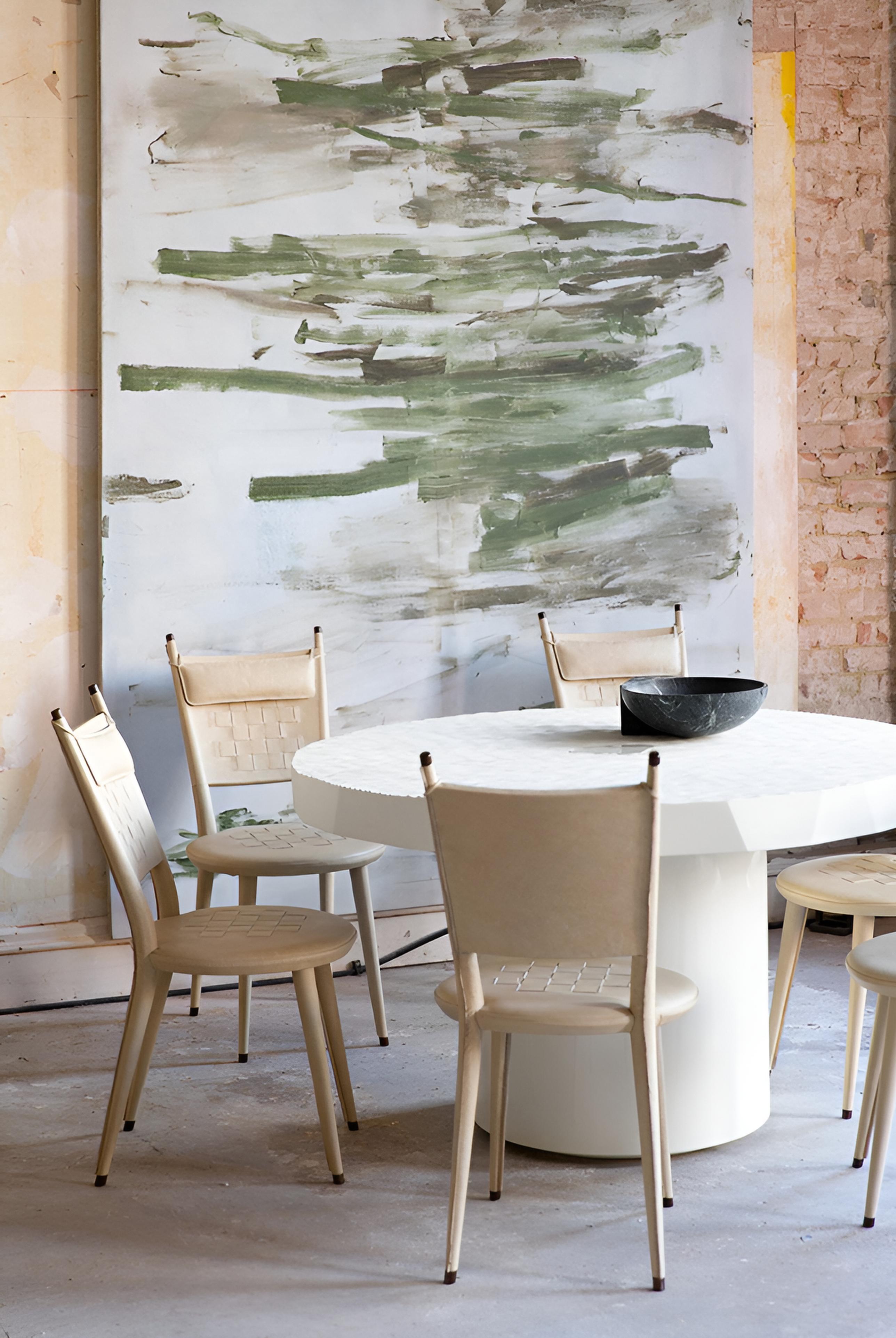 Thersia lederstuhl by Pierre Augustin Rose (Französisch) im Angebot