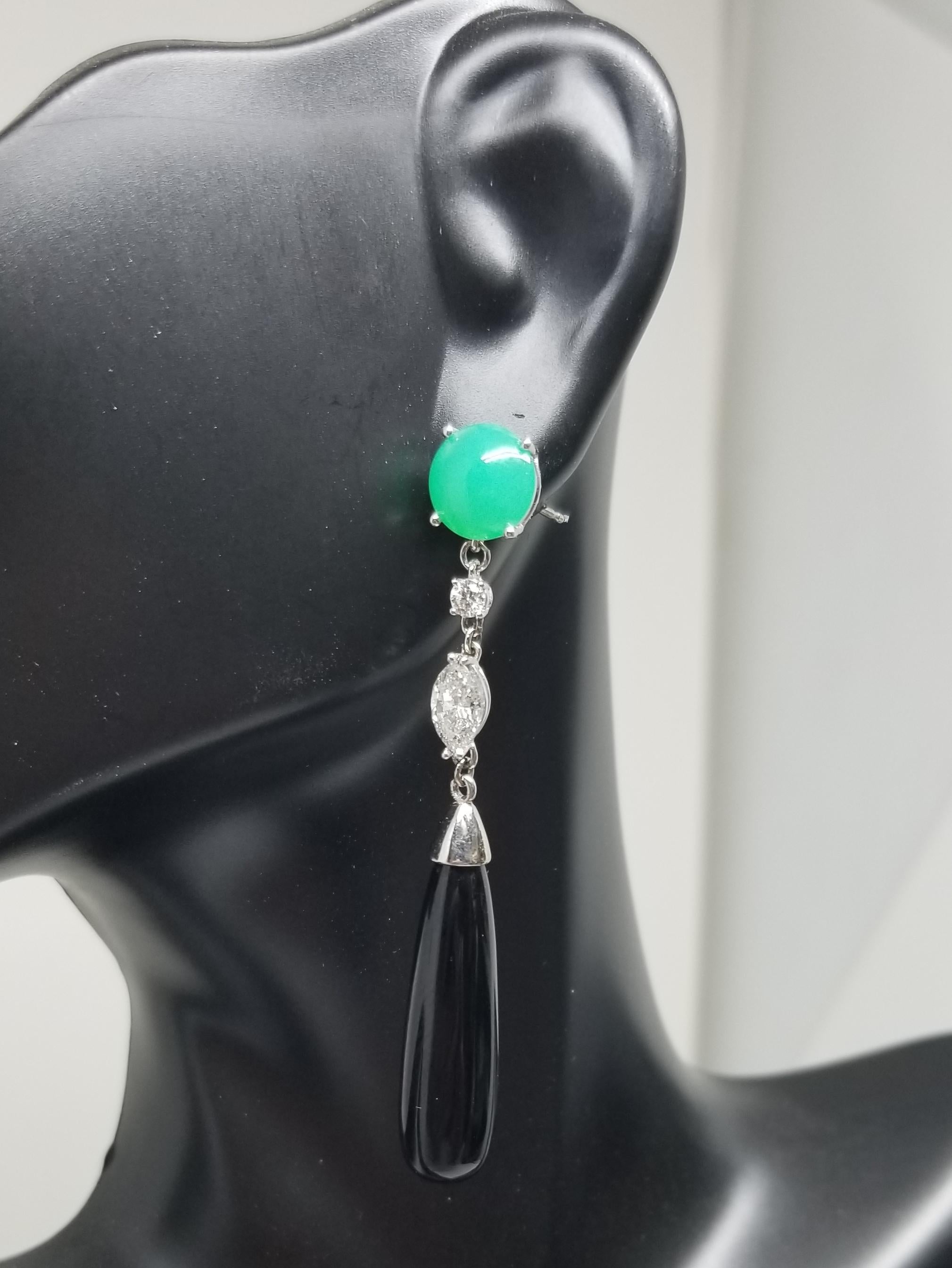 These Deco Inspired Chrysoprase, Diamond and Black Jade Long Dangle Earrings In New Condition For Sale In Los Angeles, CA