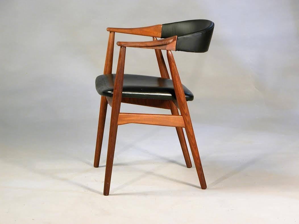 Model 213 armchair in teak and leatherette / skai designed by TH Harlev for Farstrup Møbler in 1958.

The well designed, well crafted and comfortable chair will fit in well almost anywhere in the house or the office eigther as 