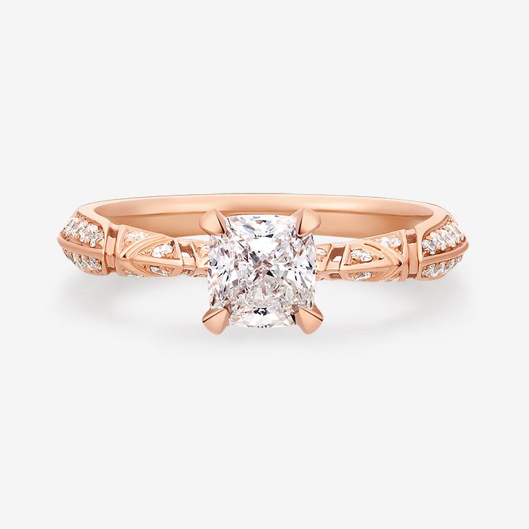 About the collection
Inspired by medieval Gothic structures, the ROMAnce collection of rings offers striking, yet delicate silhouettes. 

Product description
This ROMAnce wedding band features elegant scalene triangles and brilliant-cut diamonds and