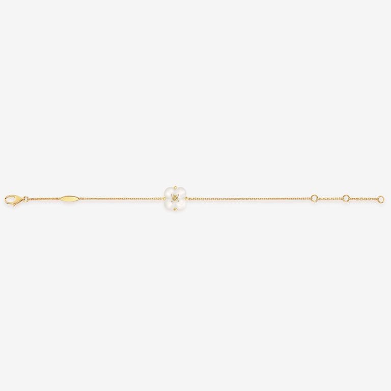 About the collection
The Fontana di Trevi collection evokes the wonder of love with baroque designs, colored and white diamonds, and hand-carved geometric shapes. 

Product description
Petite, lightweight and adjustable 18K yellow gold chain