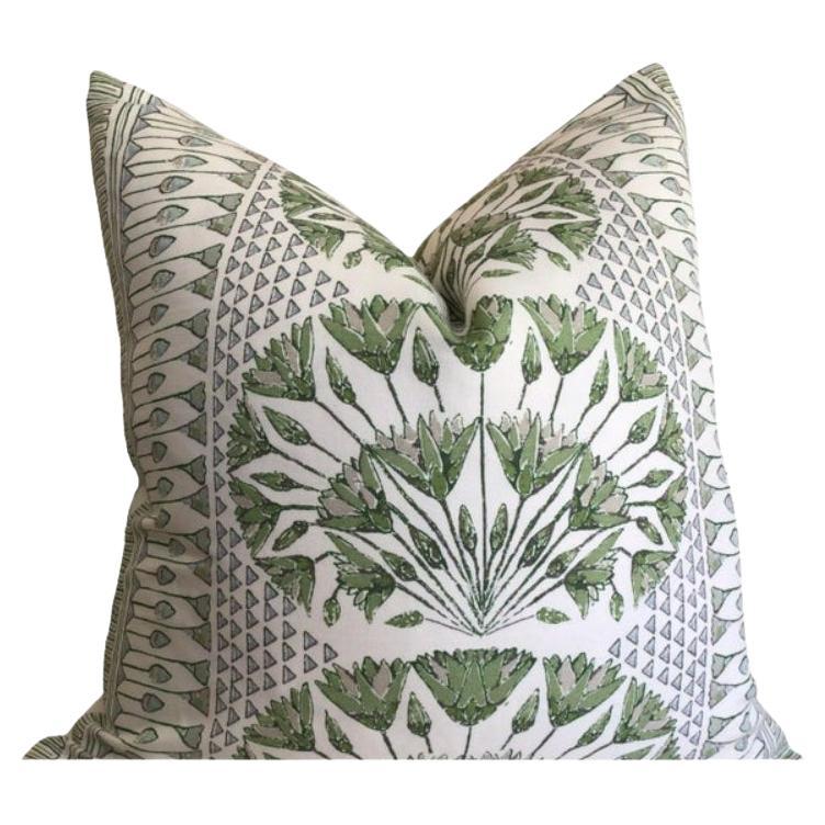 Cuscino completo da 22" Thibaut "Cairo" in Greene 
Greene in peluche con imbottitura in piuma d
oca