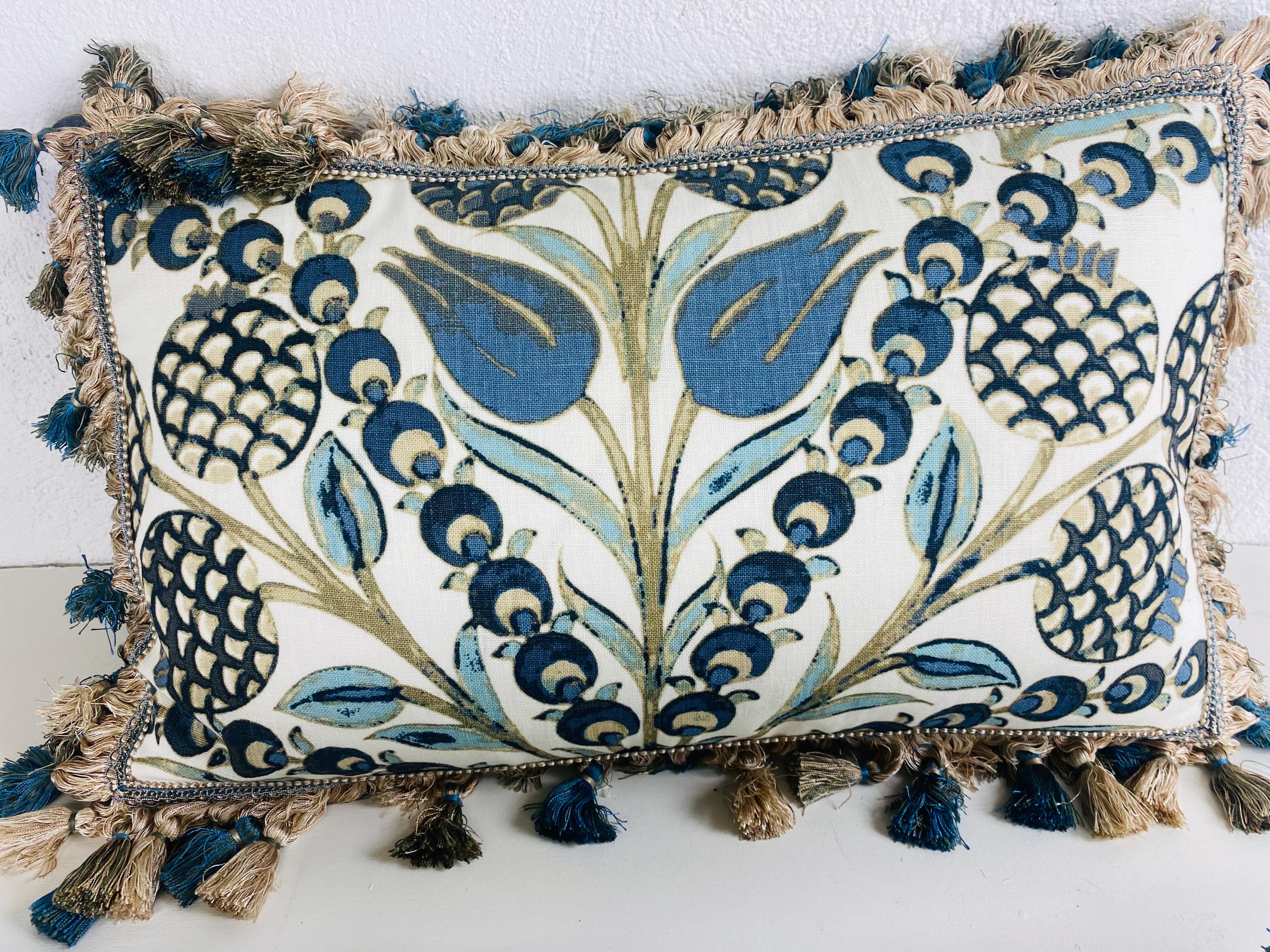 Almohadas de lino con borlas estampadas a mano Thibaut/un par en venta 1