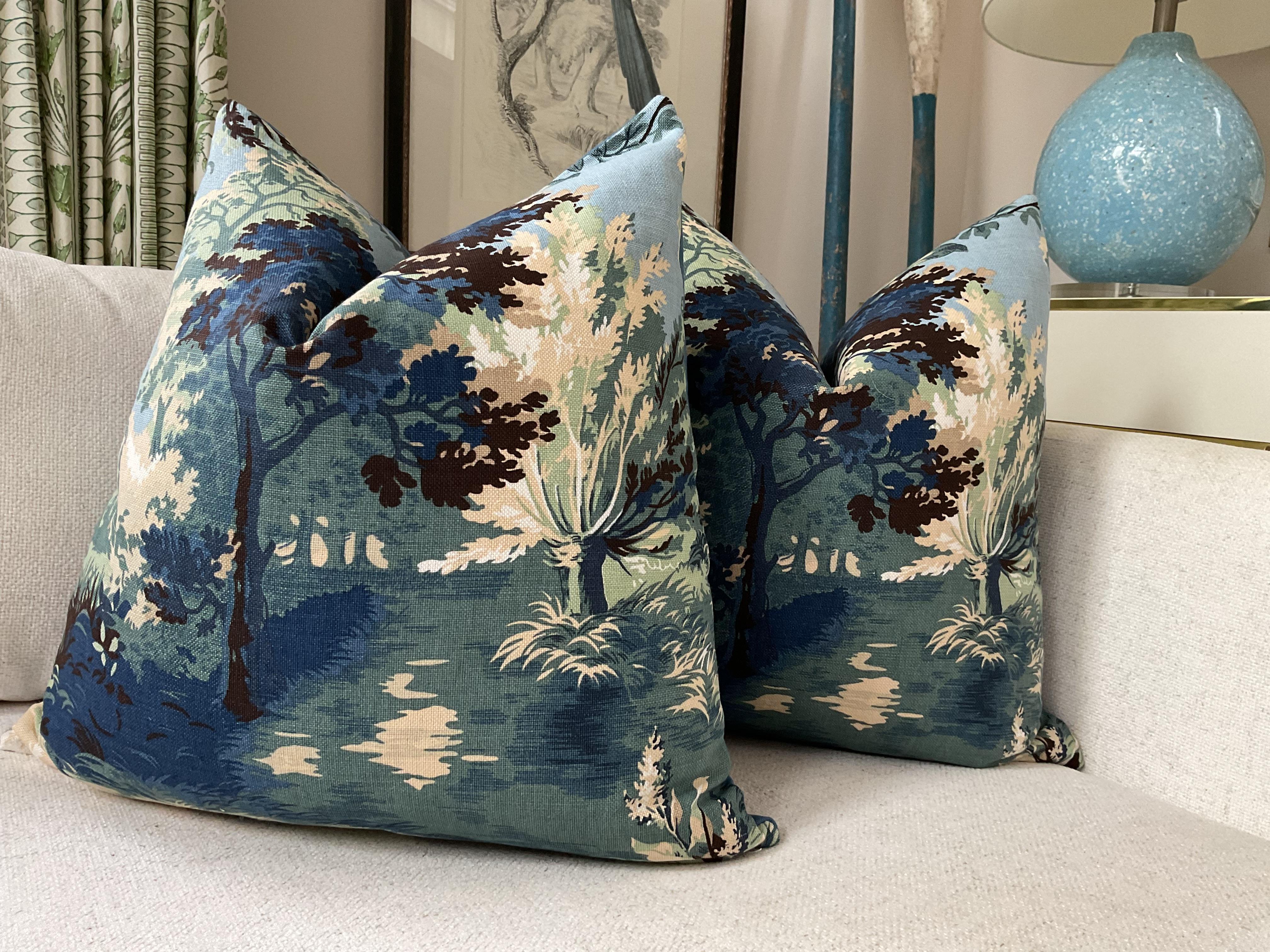 Thibaut Lincoln Toile in Marineblau und Teal 22 Daunenkissen mit Daunen geflochten - ein Paar im Zustand „Neu“ im Angebot in Winder, GA