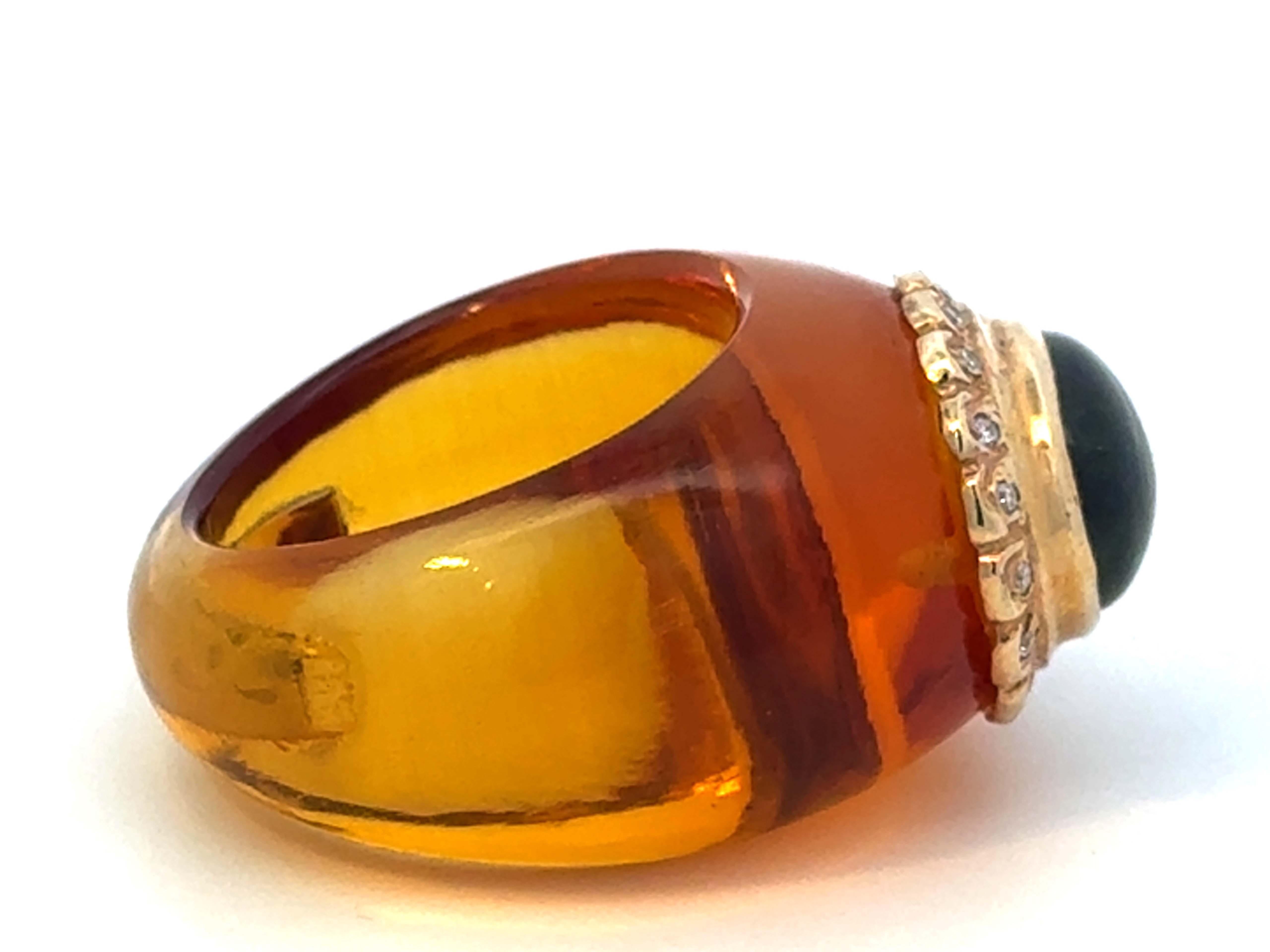 Thick Amber Band Green Tourmaline Center Diamond Halo Ring 14K Yellow Gold In Excellent Condition For Sale In Honolulu, HI