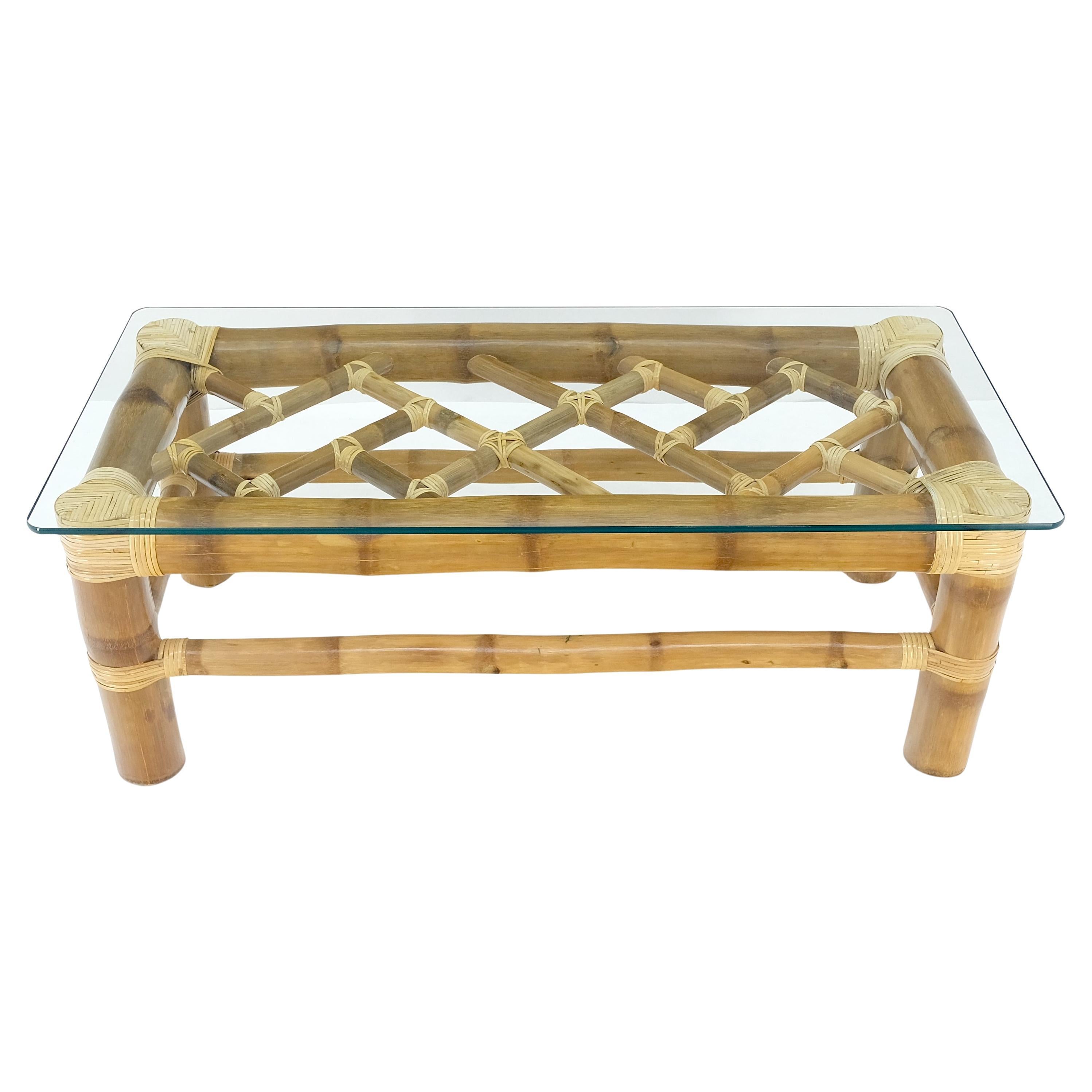Table basse en bambou épais 22x46" Rectangle avec plateau en verre Mid Century Modern MINT