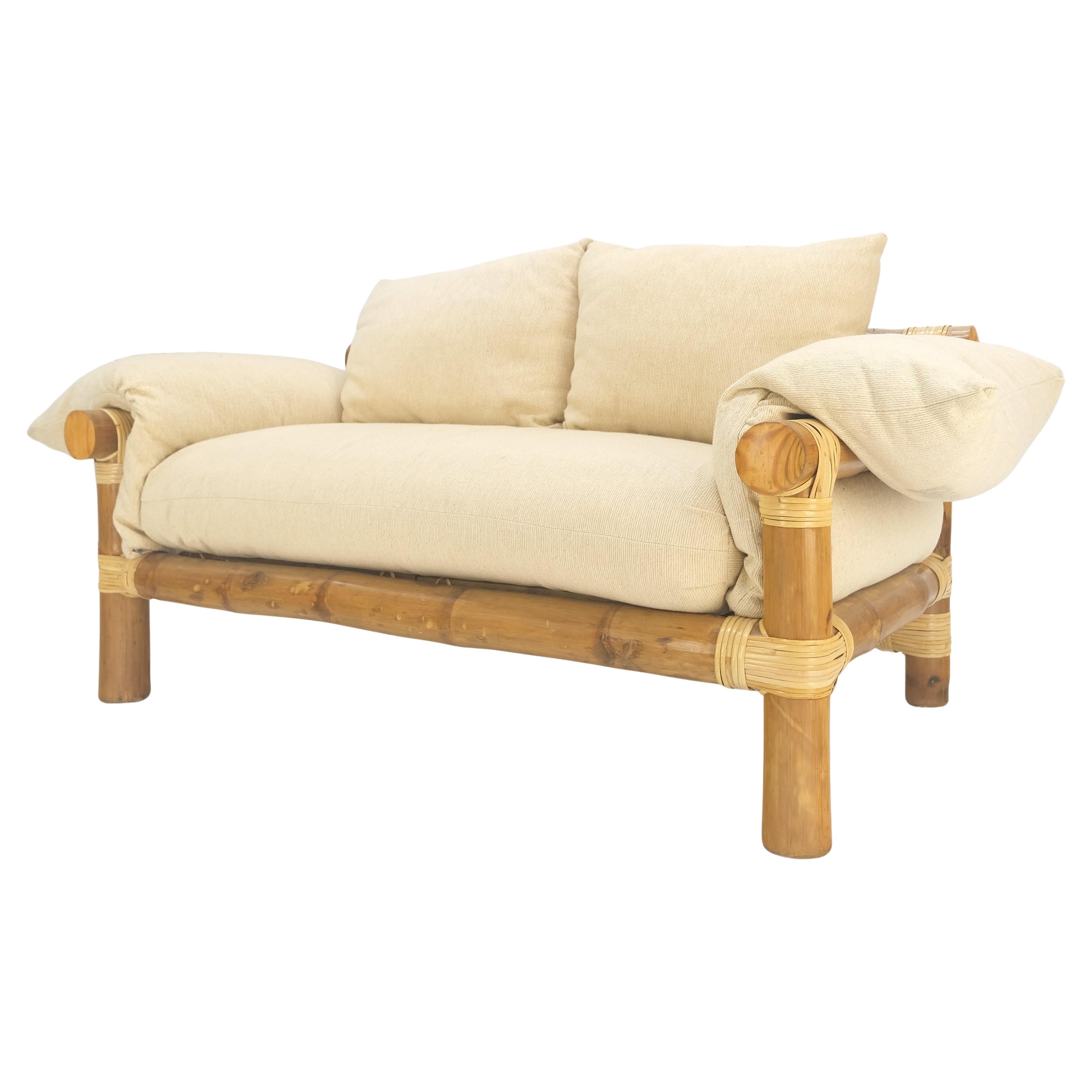 Thick Bamboo Frame Mid Century Modern c1970s Loveseat Sofa MINT In Good Condition For Sale In Rockaway, NJ