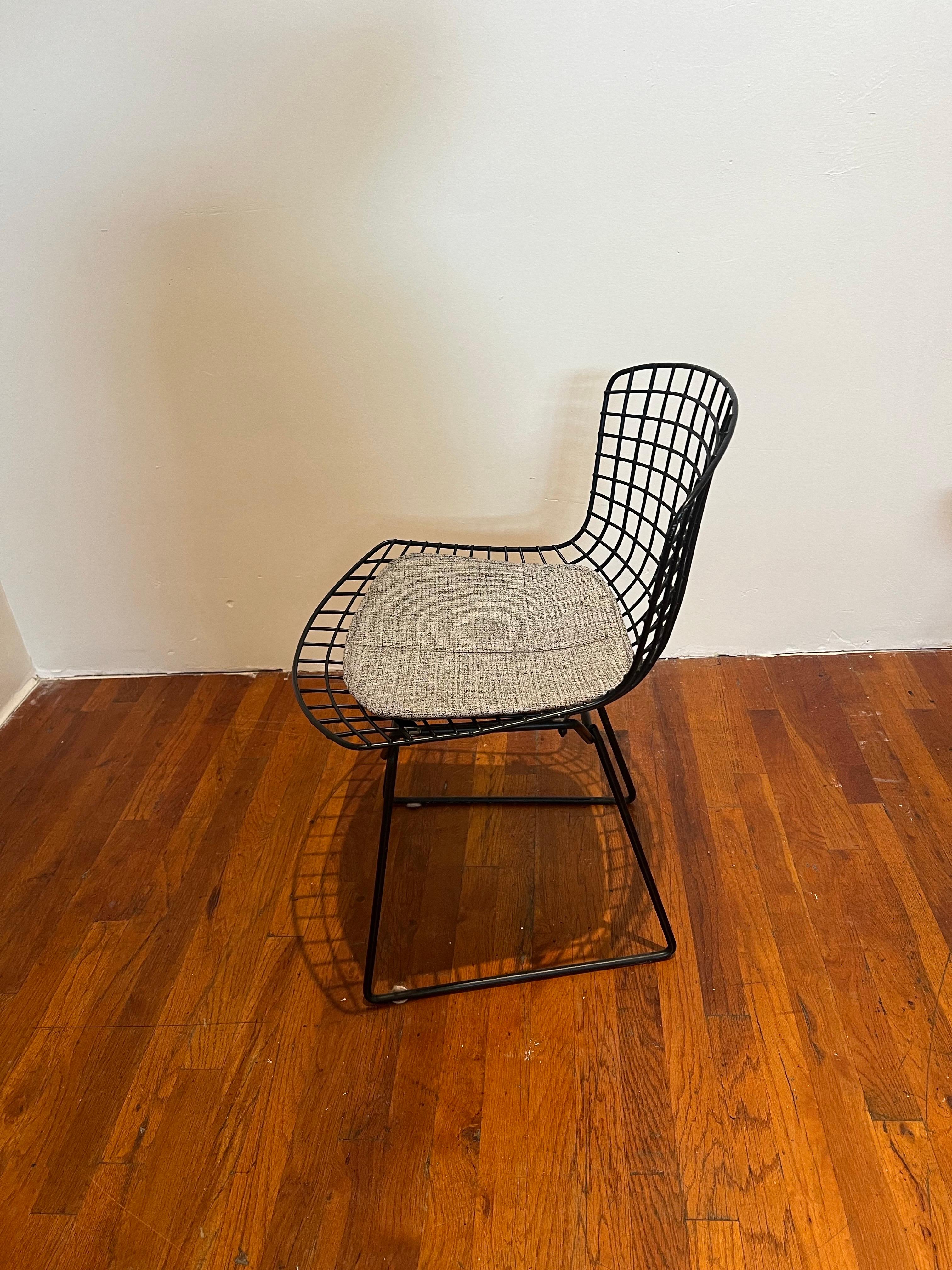 20th Century Thick Black Metal Original Harry Bertoia Desk Dining Patio Chair for Knoll For Sale