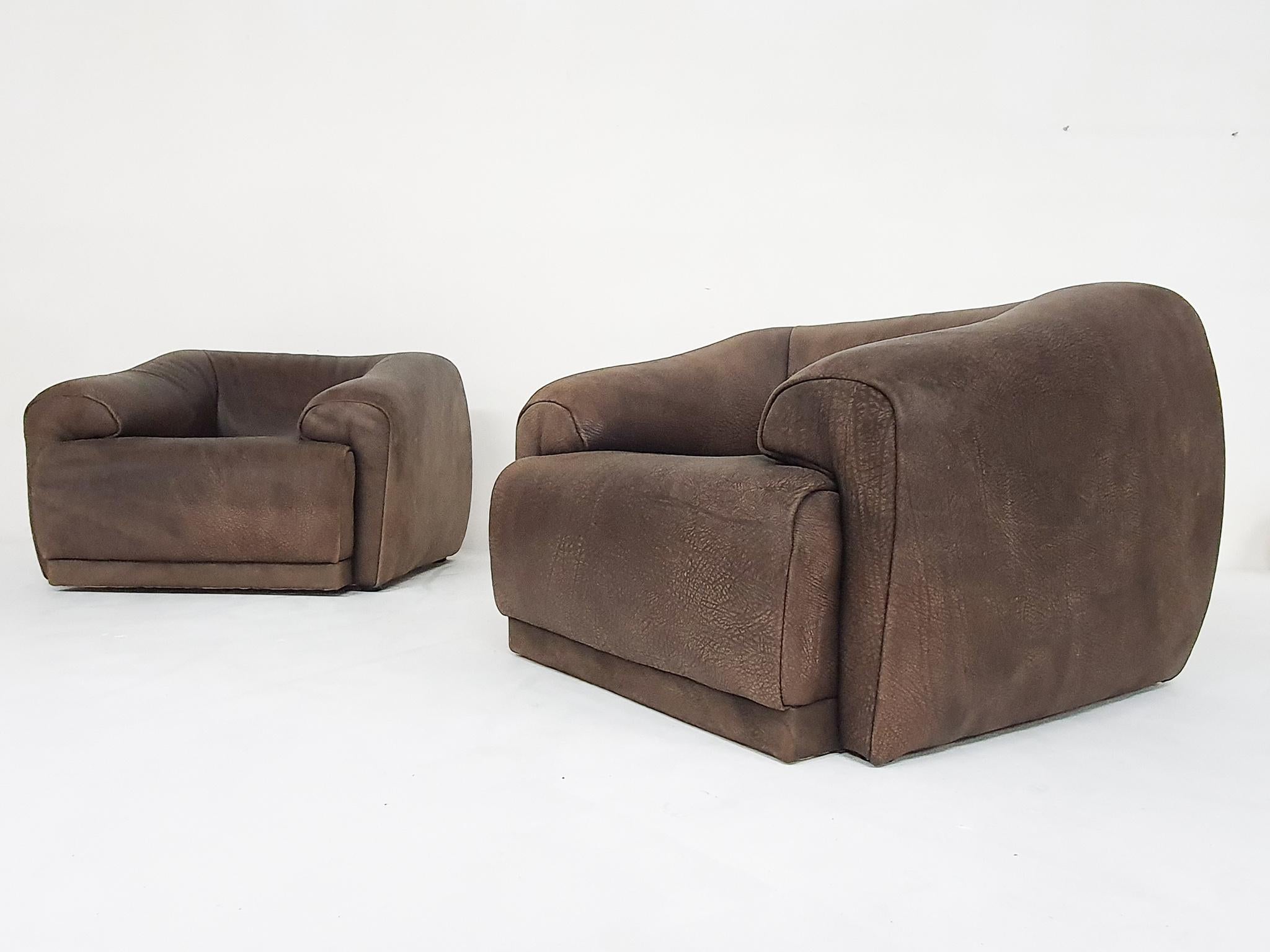 Swiss Thick brown buffalo leather lounge chairs in the Style of the model DS47 from th For Sale