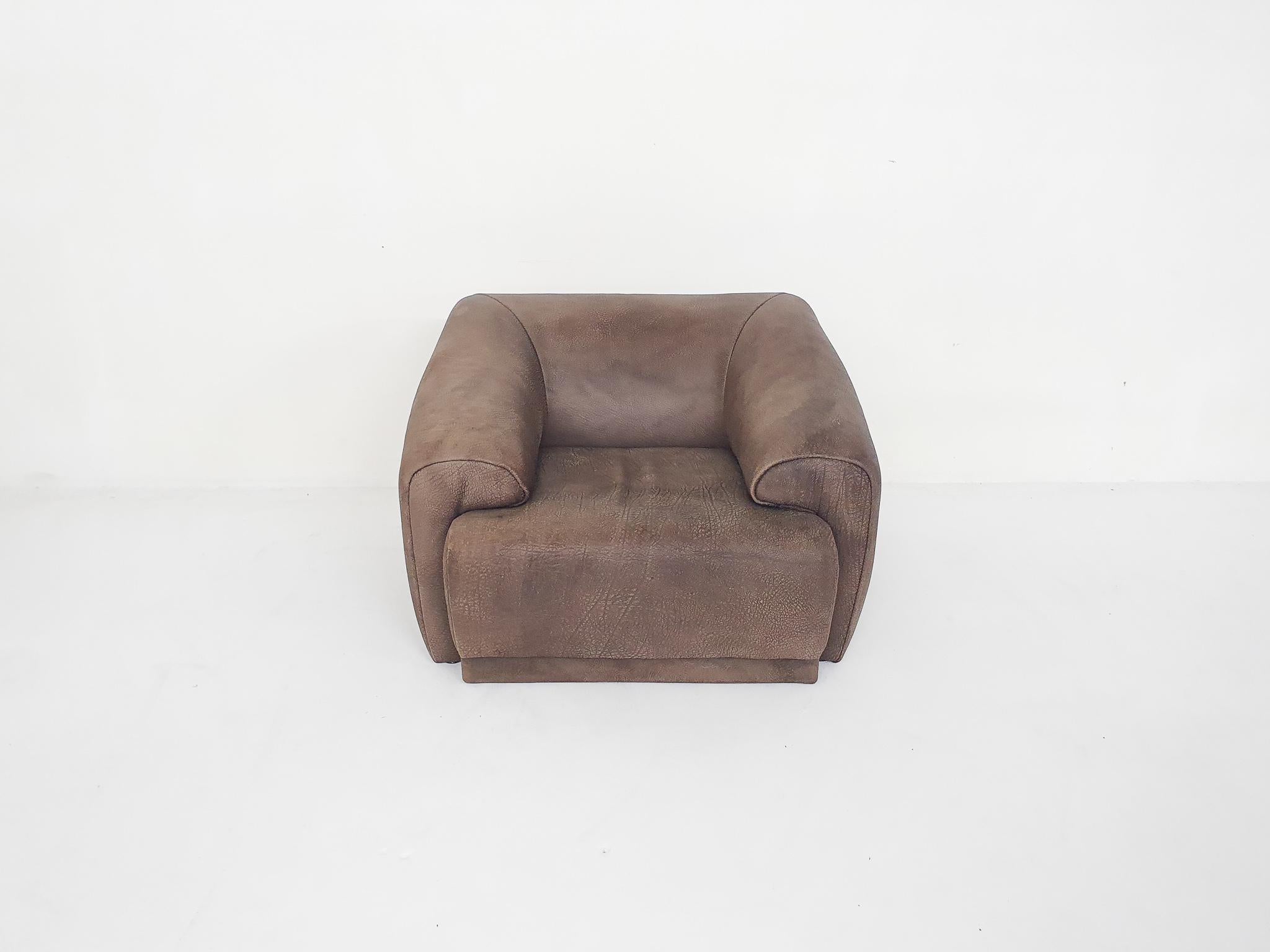 Leather Thick brown buffalo leather lounge chairs in the Style of the model DS47 from th For Sale