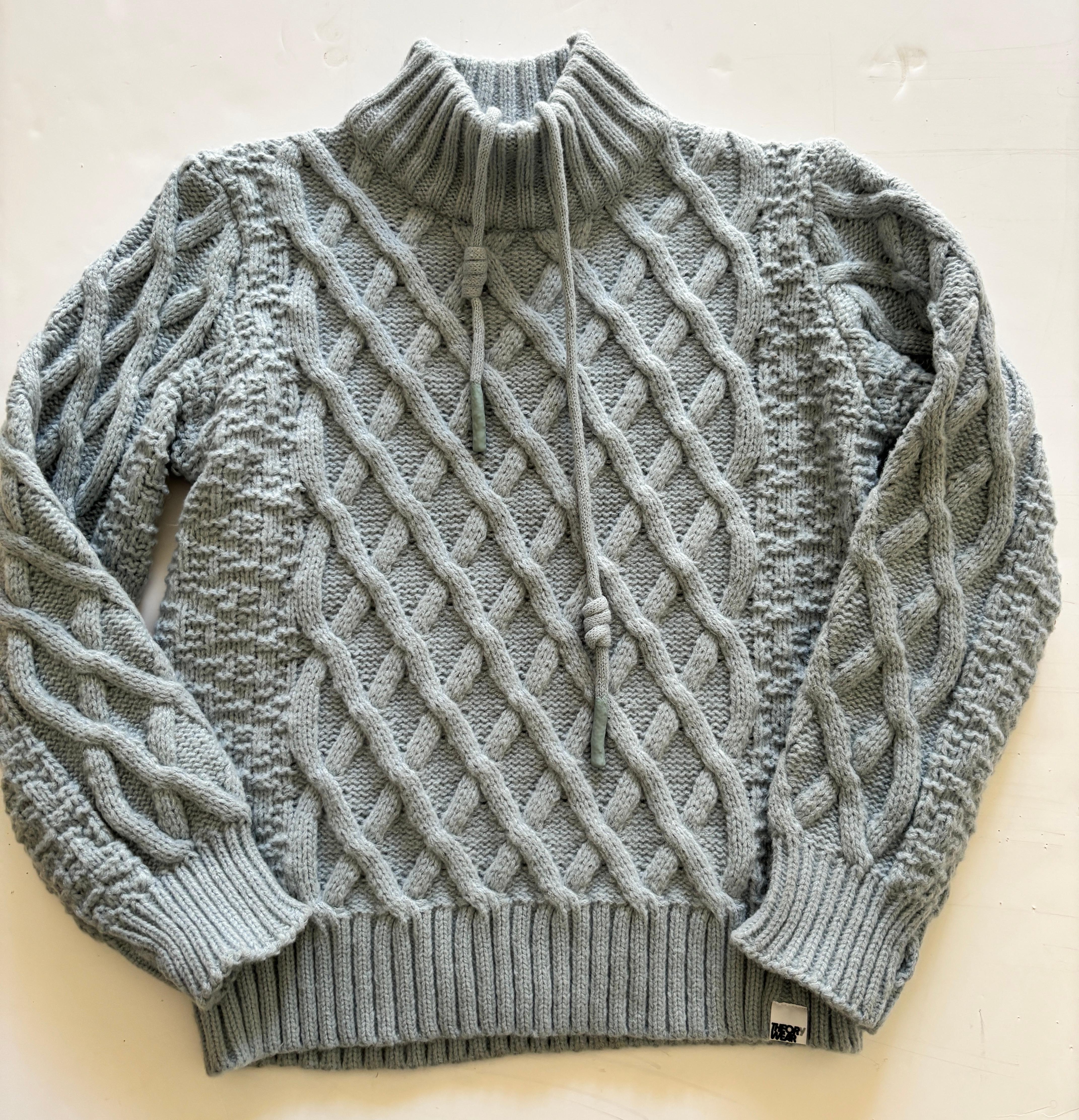 Blauer Strick-Rollkragenpullover mit dickem Kabel im Angebot 10