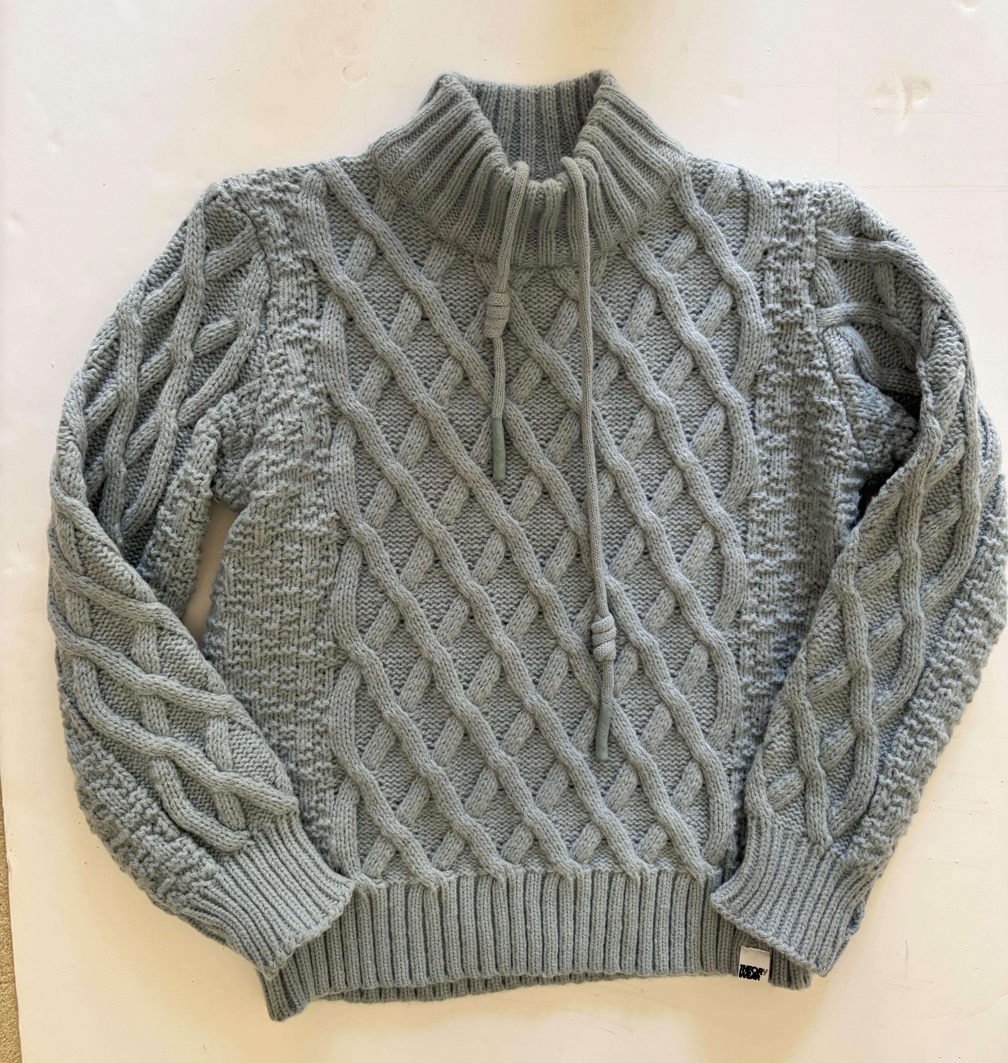 Blauer Strick-Rollkragenpullover mit dickem Kabel im Angebot 11