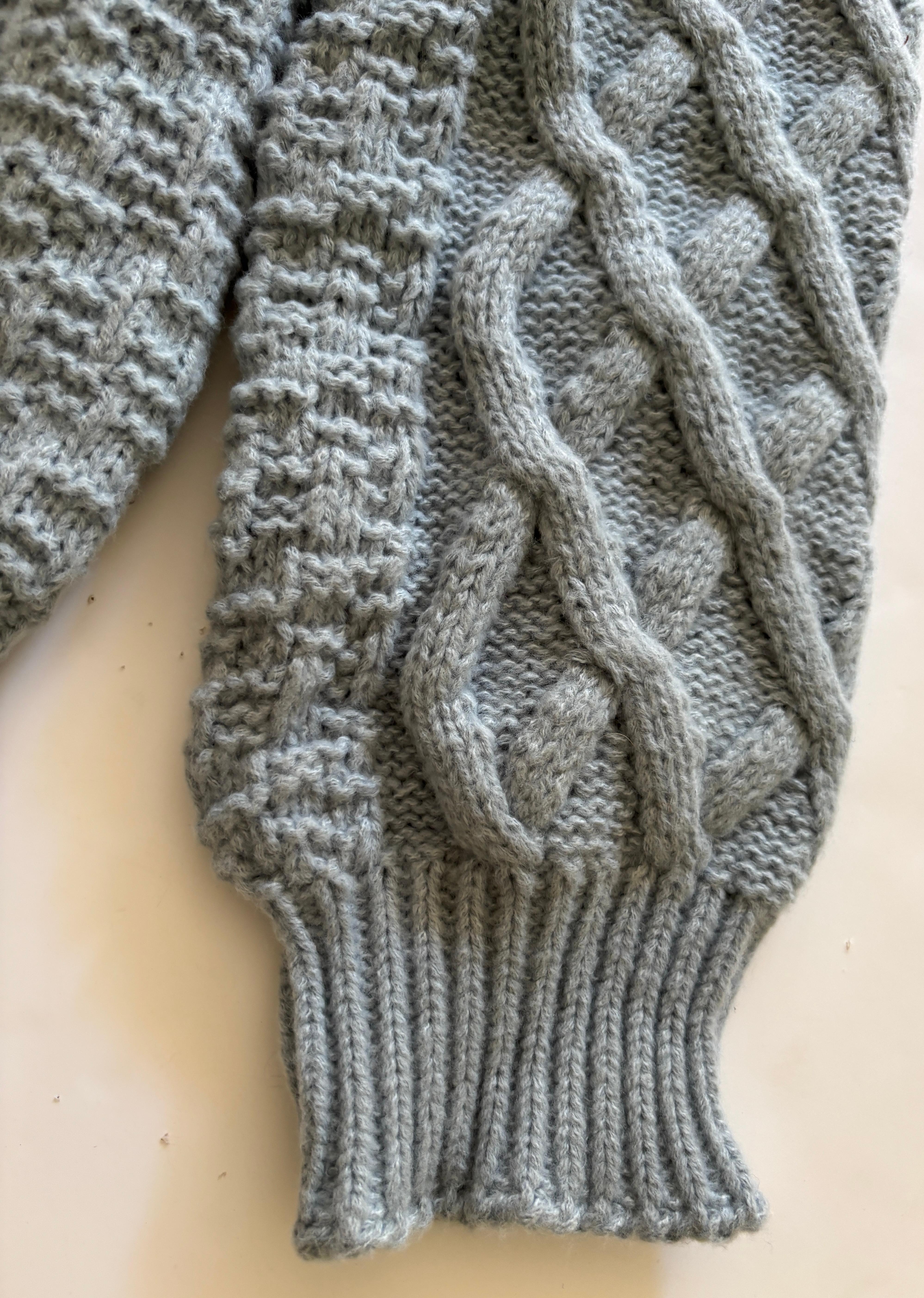 Blauer Strick-Rollkragenpullover mit dickem Kabel für Damen oder Herren im Angebot