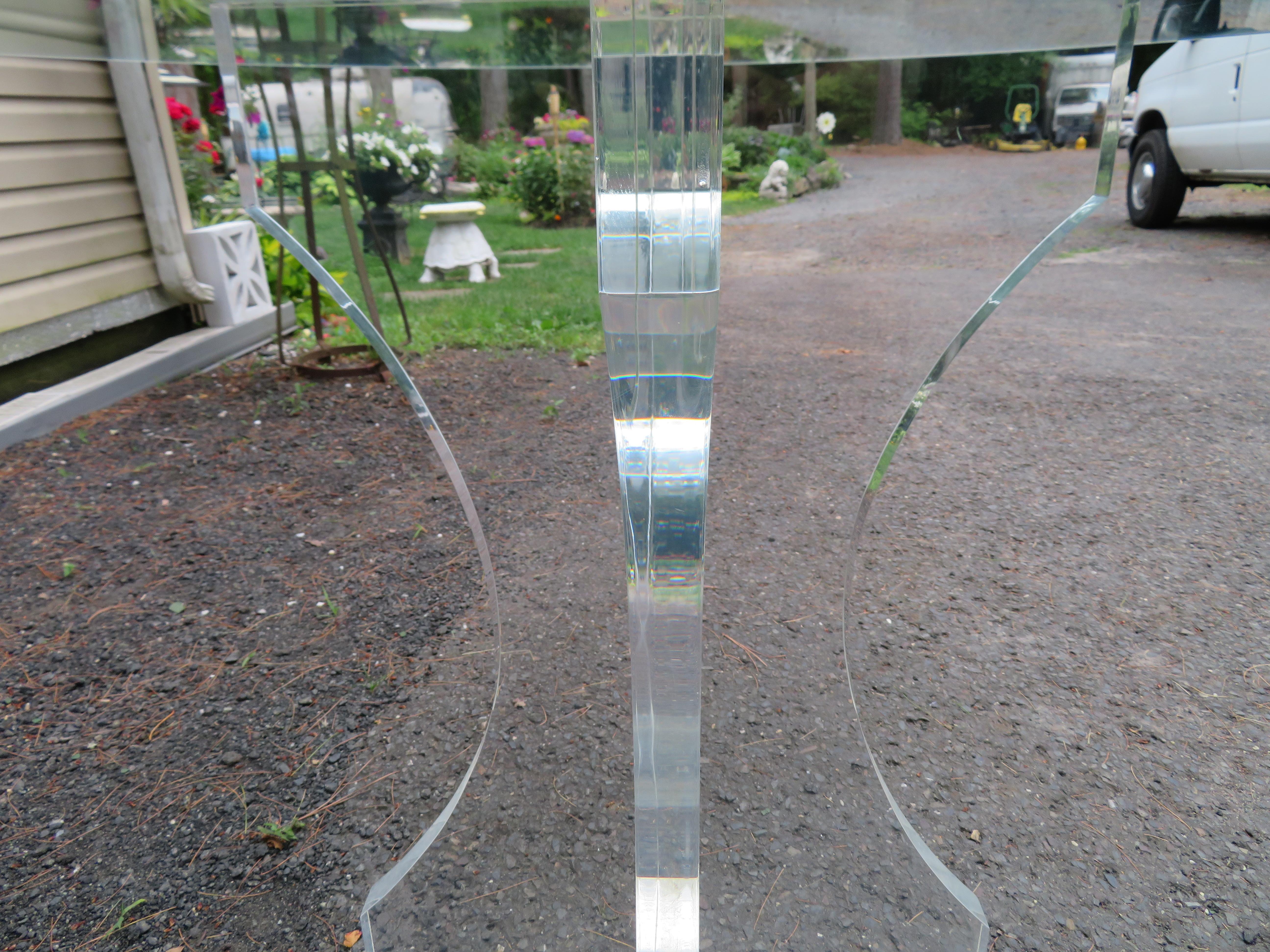 Thick Chunky Lucite Charles Hollis Jones style Pedestal Dining Table Mid-Century In Good Condition For Sale In Pemberton, NJ