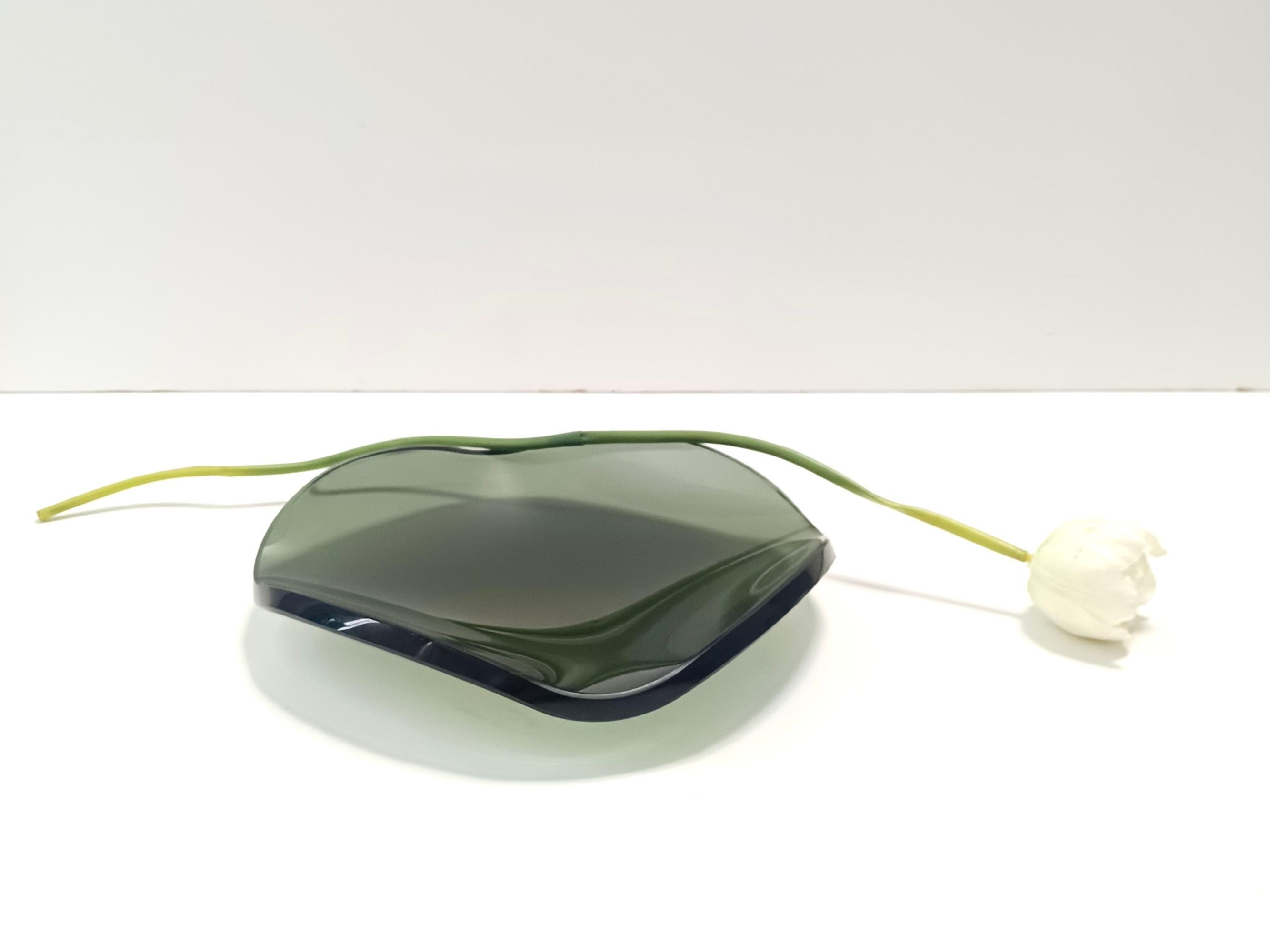 Mid-Century Modern Thick Dark Green Glass Centerpiece / Trinket Bowl attr. to Fontana Arte, Italy For Sale
