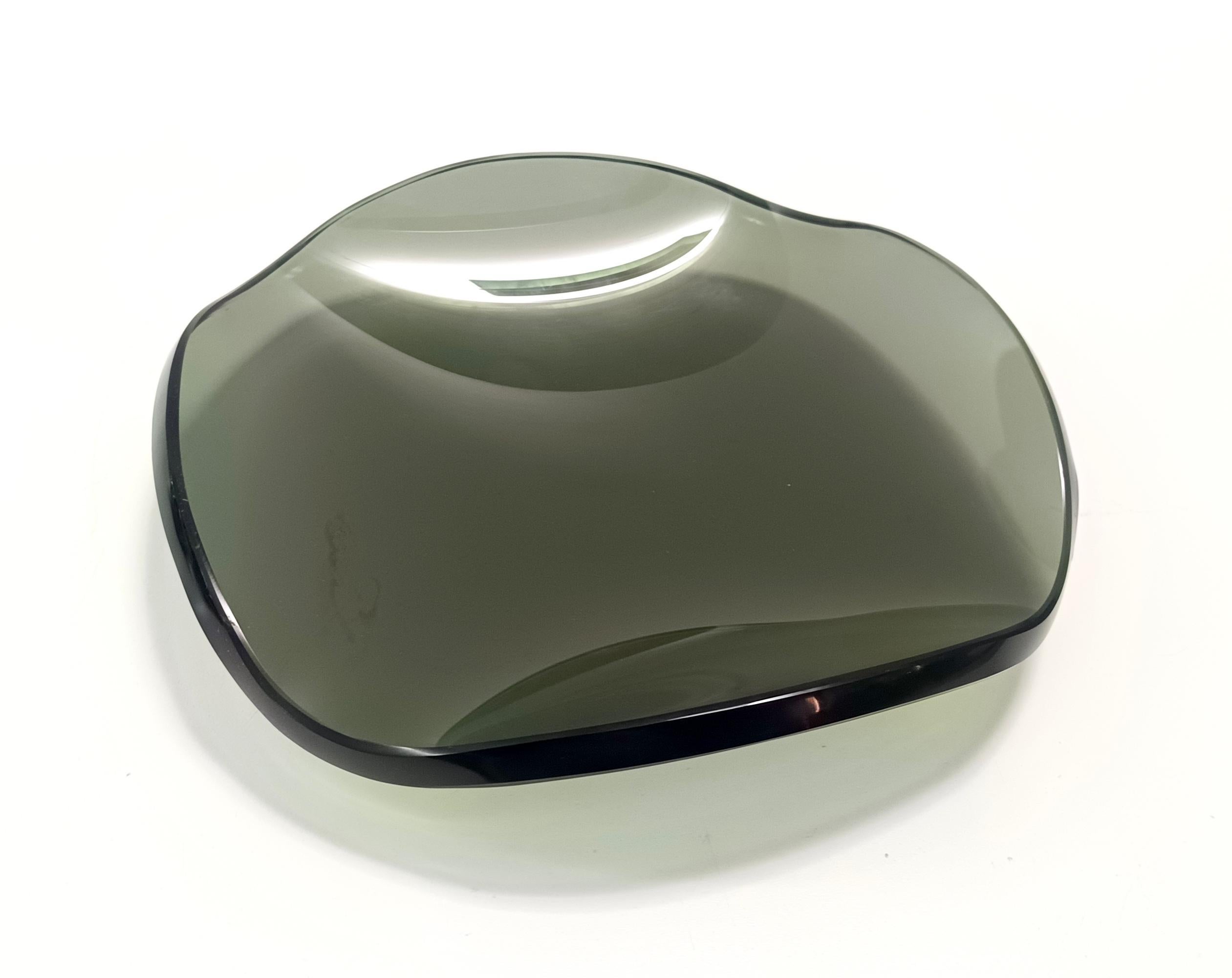 Italian Thick Dark Green Glass Centerpiece / Trinket Bowl attr. to Fontana Arte, Italy For Sale
