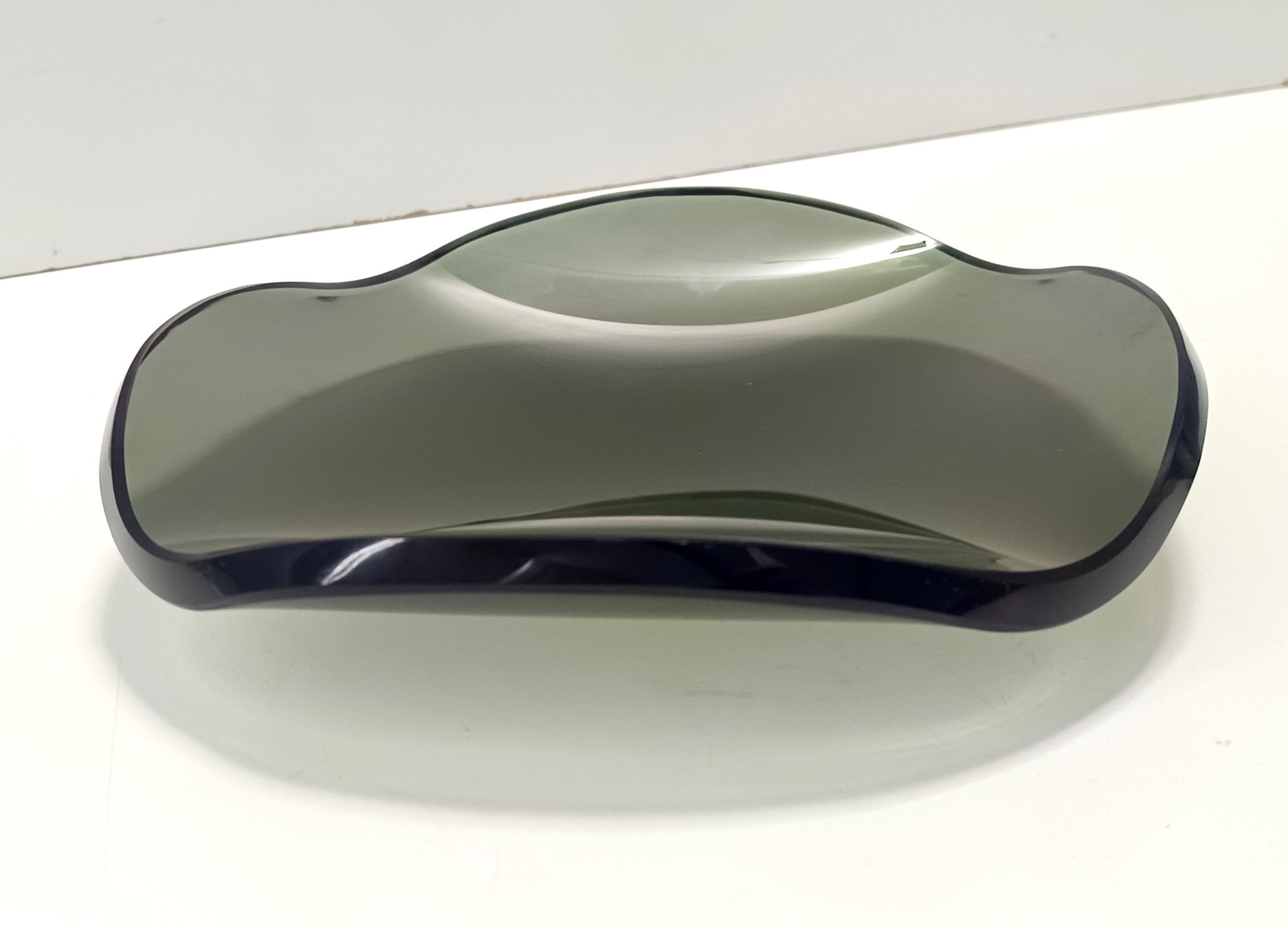 Mid-20th Century Thick Dark Green Glass Centerpiece / Trinket Bowl attr. to Fontana Arte, Italy For Sale