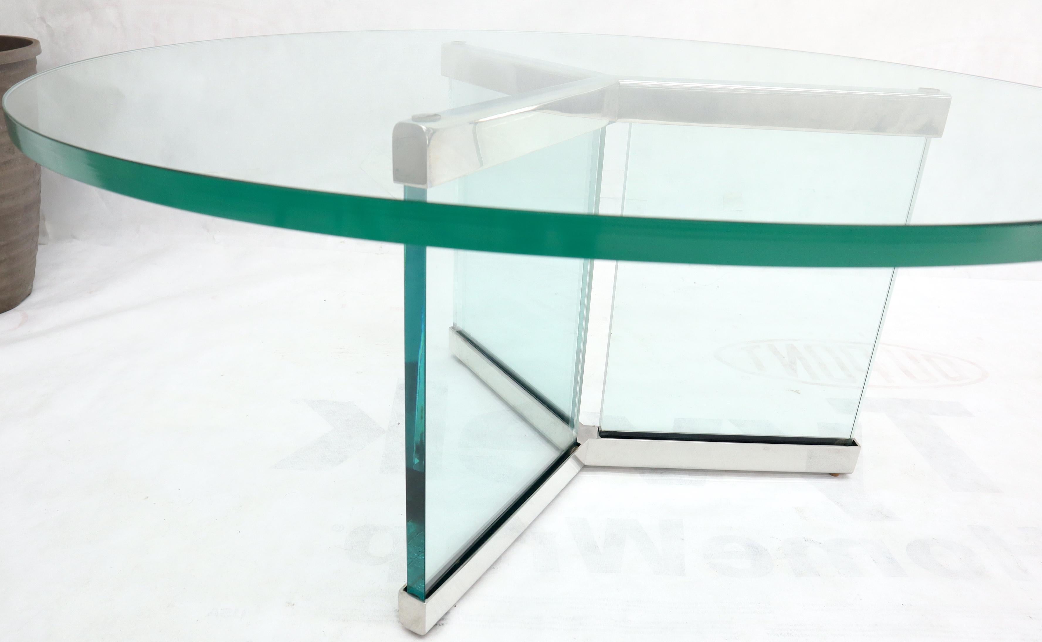 Thick Glass and Chrome Round Mid-Century Modern Coffee Table For Sale 4