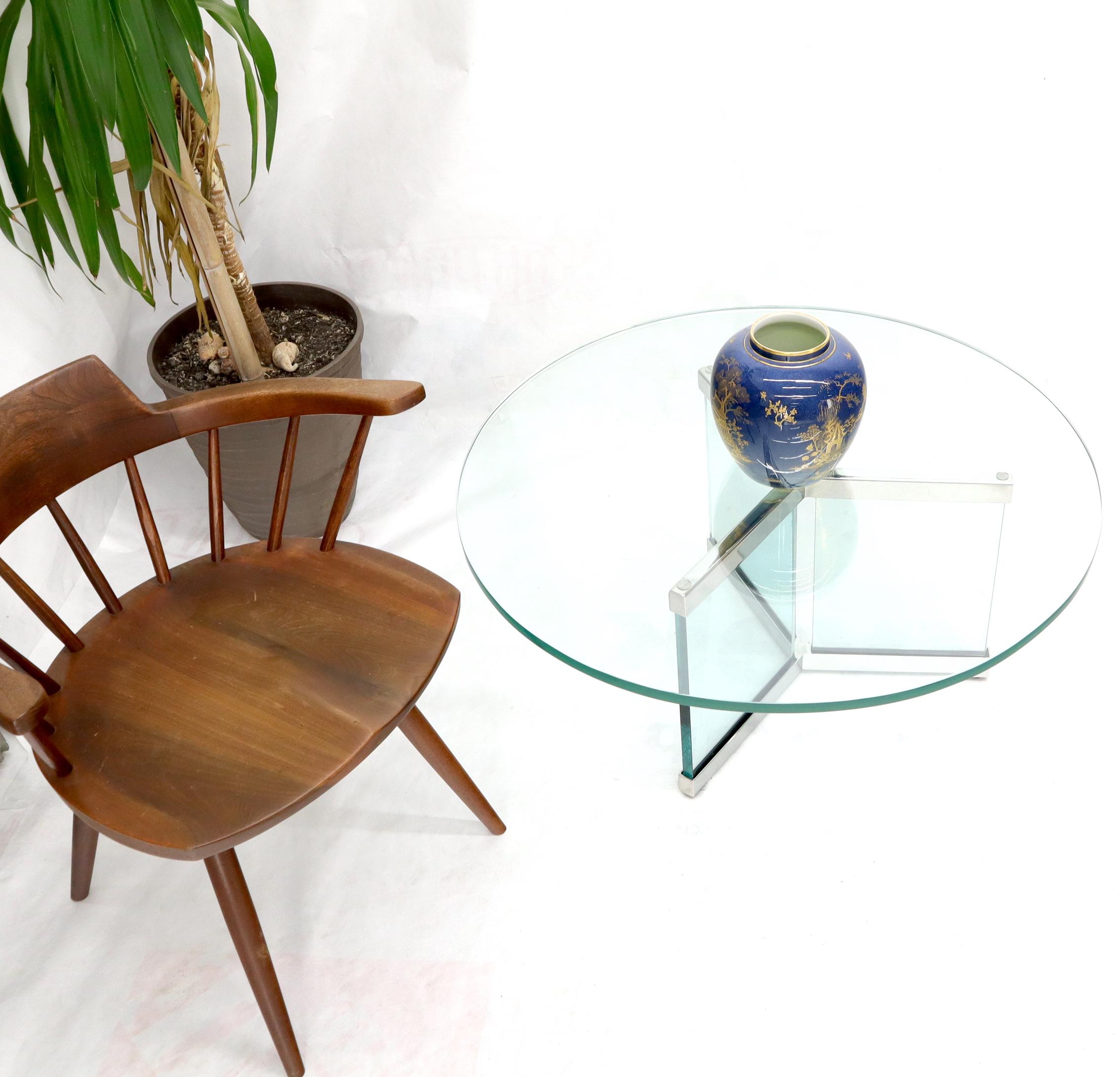 Thick Glass and Chrome Round Mid-Century Modern Coffee Table For Sale 2