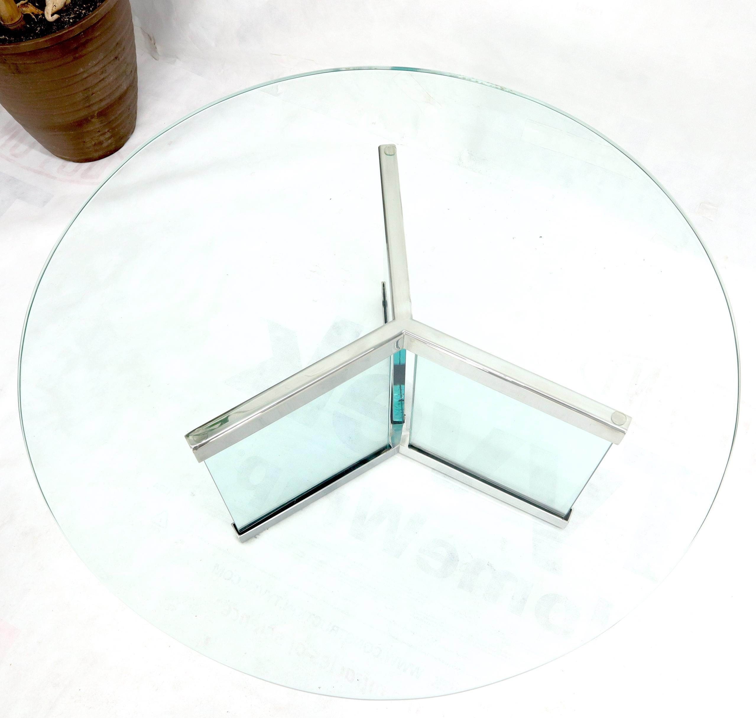 Thick Glass and Chrome Round Mid-Century Modern Coffee Table For Sale 3