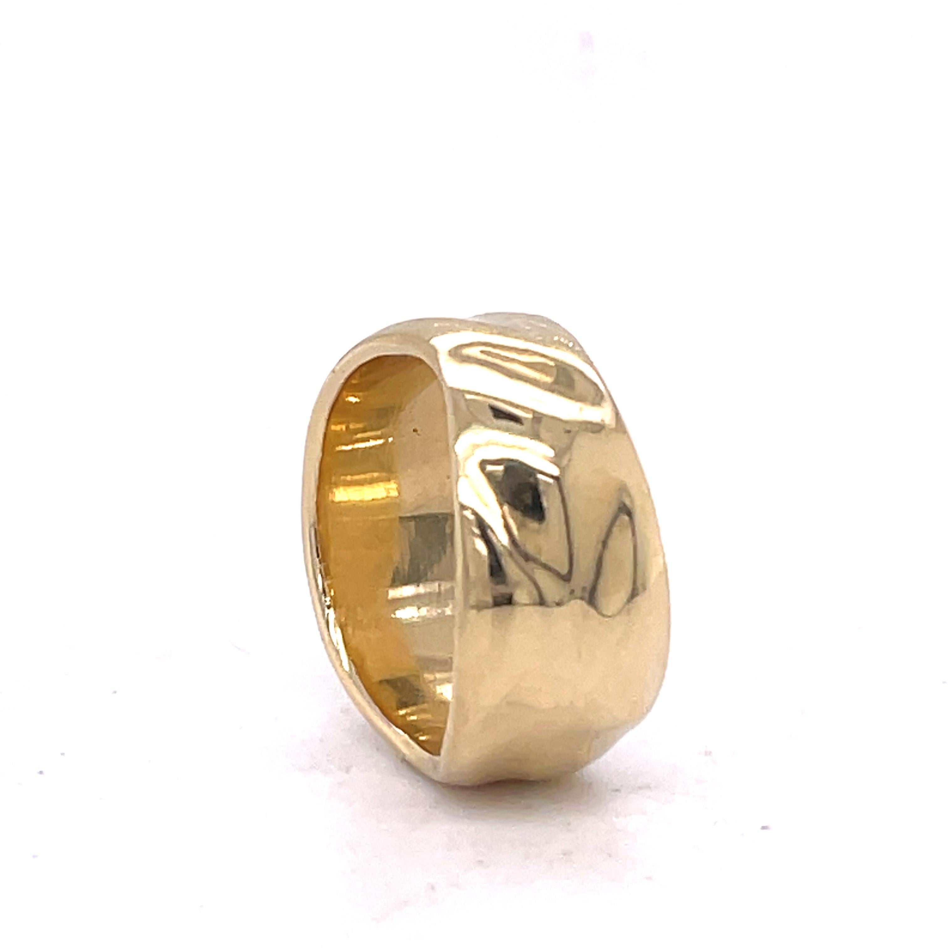 Thick Gold Band, Wave Texture Gold ring, 14K Yellow gold, unique wedding band In New Condition For Sale In Ramat Gan, IL