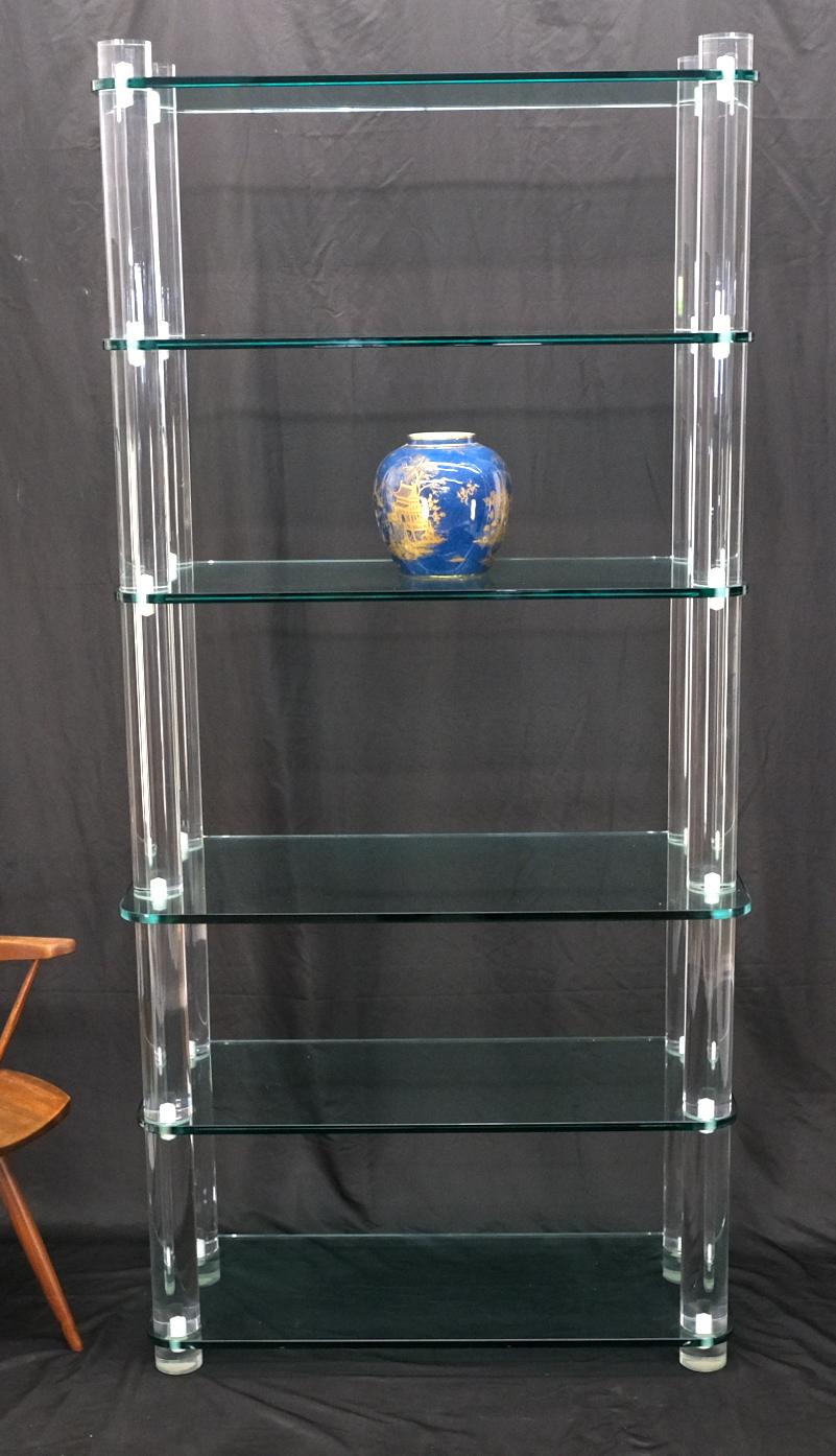 Mid-Century moderno Struttura in lucite spessa a 6 ripiani per scaffalature a torre del Mid Century Modern in vendita