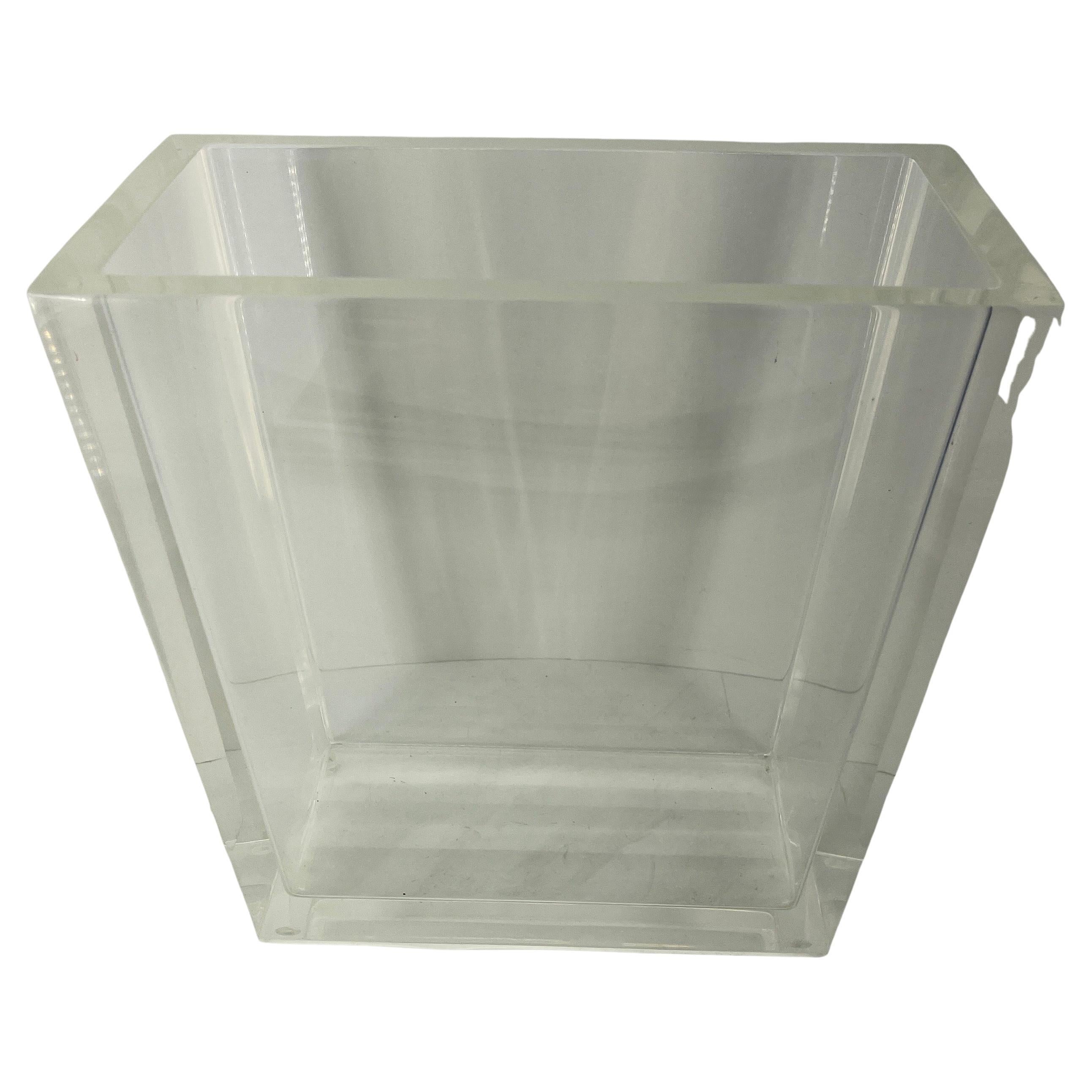 Thick Lucite Italian Magazine Rack Trash Can, Mid-Century Modern In Good Condition For Sale In Haddonfield, NJ