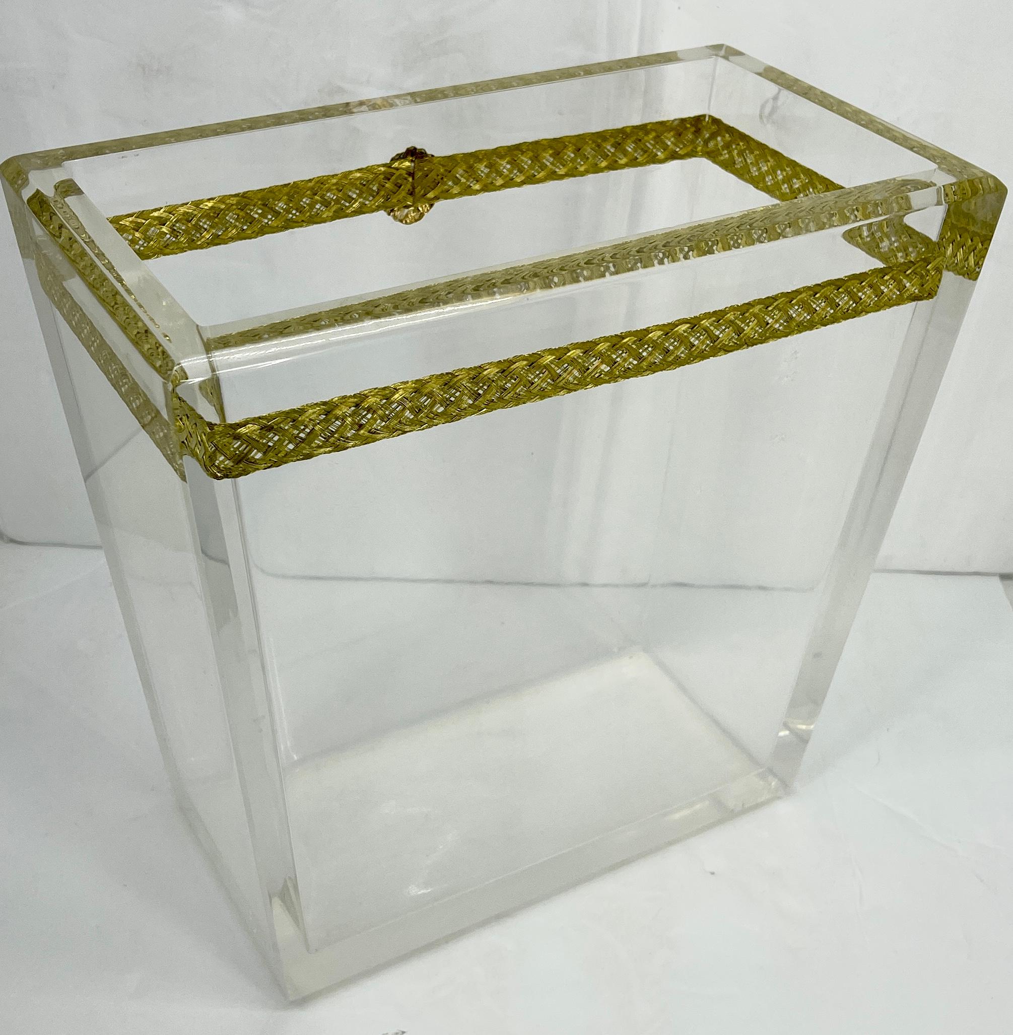 Thick Lucite Italian Magazine Rack with Lion Head and Gilt Metal Thread, Italy For Sale 5