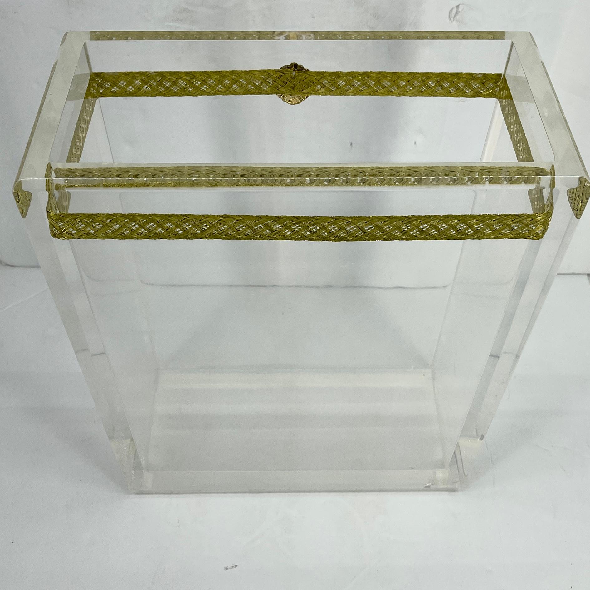 Thick Lucite Italian Magazine Rack with Lion Head and Gilt Metal Thread, Italy For Sale 7