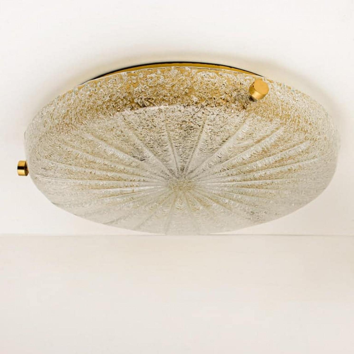 Lámpara empotrada o de pared de latón y cristal, 1960 en venta 4