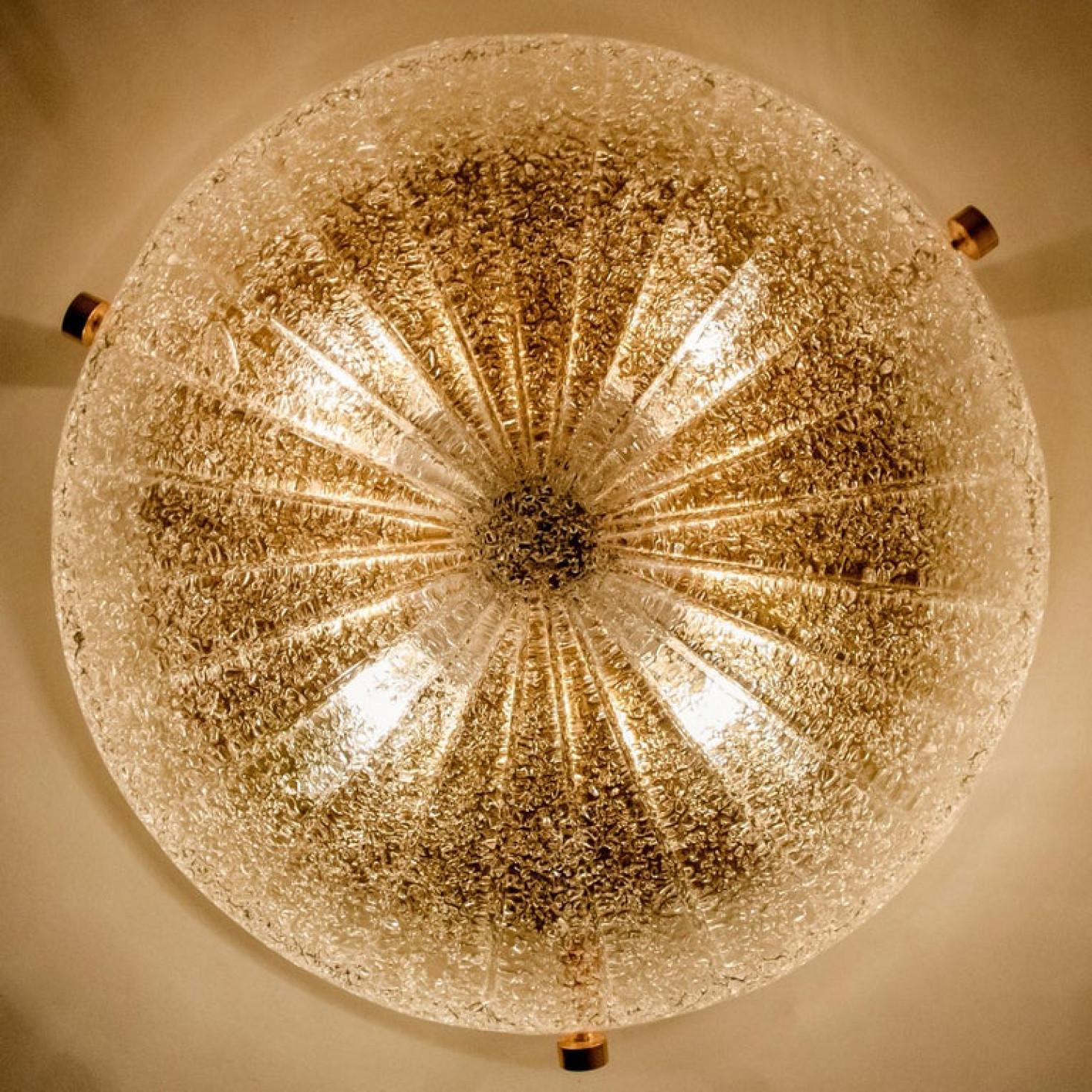 Lámpara empotrada o de pared de latón y cristal, 1960 en venta 1