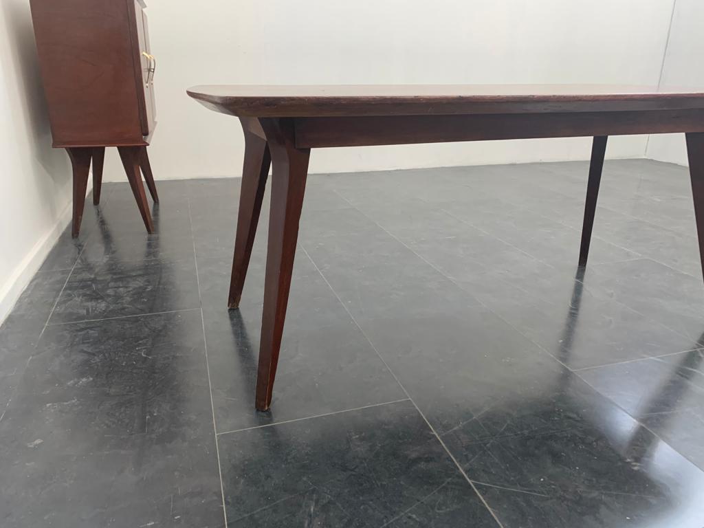 Table épaisse italienne en teck du milieu du siècle dernier en vente 8