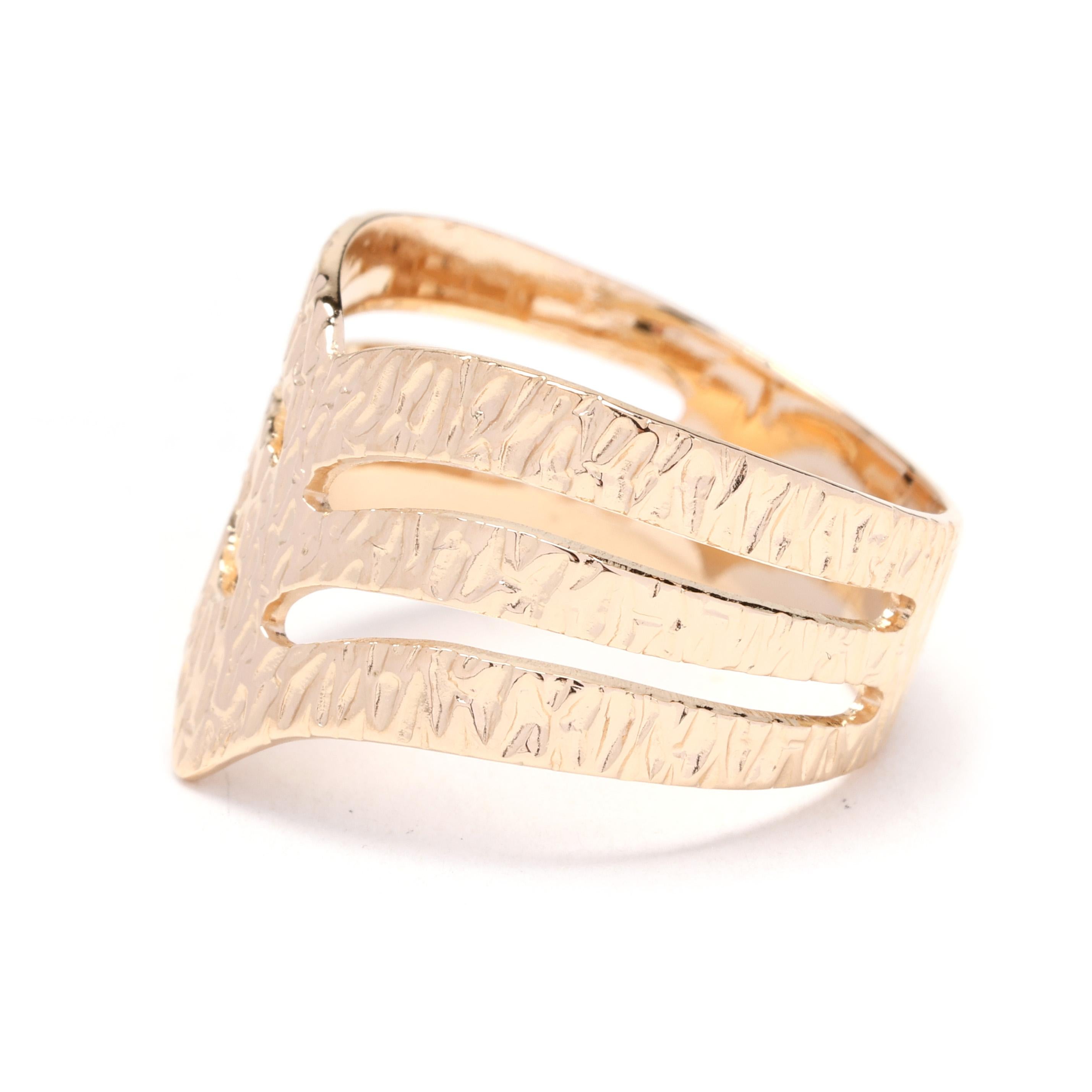 Thick Patterned Band Ring, 18k Yellow Gold, Ring Size 6.25, Textured Ring In Good Condition For Sale In McLeansville, NC