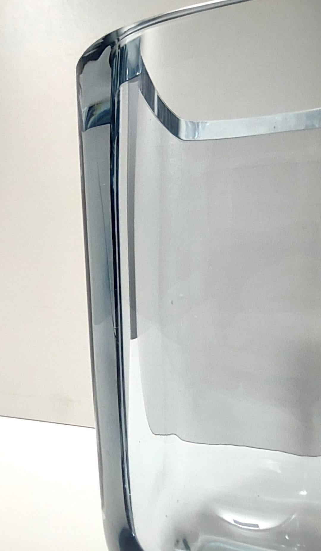 Vase vintage en verre épais transparent de Strombergshyttan, Suède en vente 3
