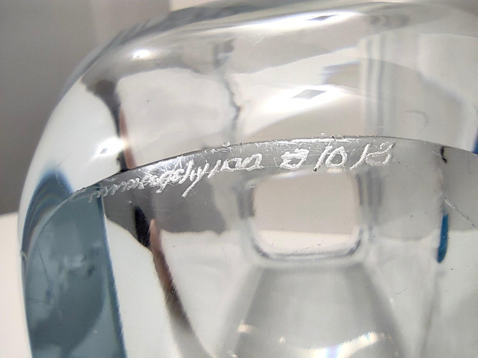 Vase vintage en verre épais transparent de Strombergshyttan, Suède en vente 4