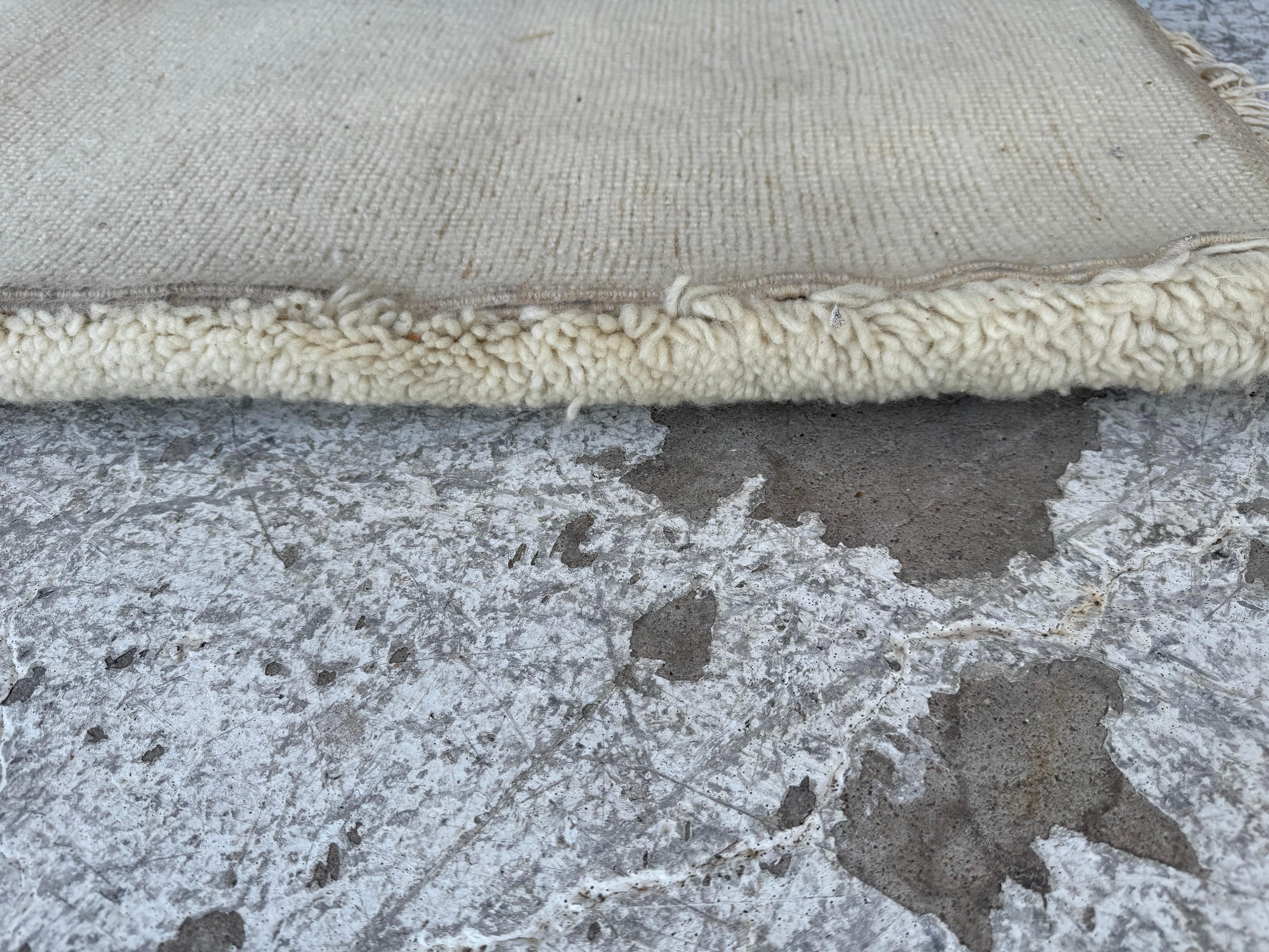 Dicker Läufer aus weißer Wolle im Zustand „Gut“ im Angebot in Pasadena, TX