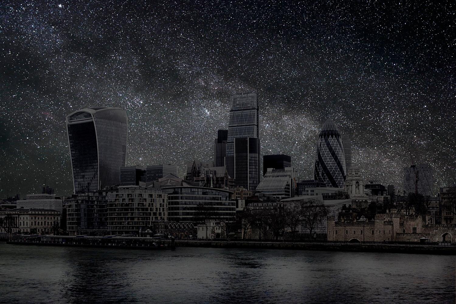 Thierry Cohen Landscape Photograph – London 51° 30' 17'' N 2015-02-17 lst 10:39