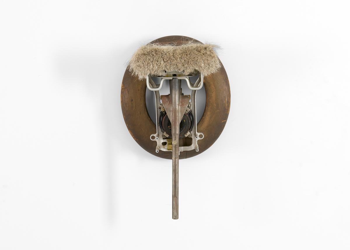 Thierry Despont, Mask 45, scultura di maschere con oggetti trovati, Stati Uniti, 2006 in vendita