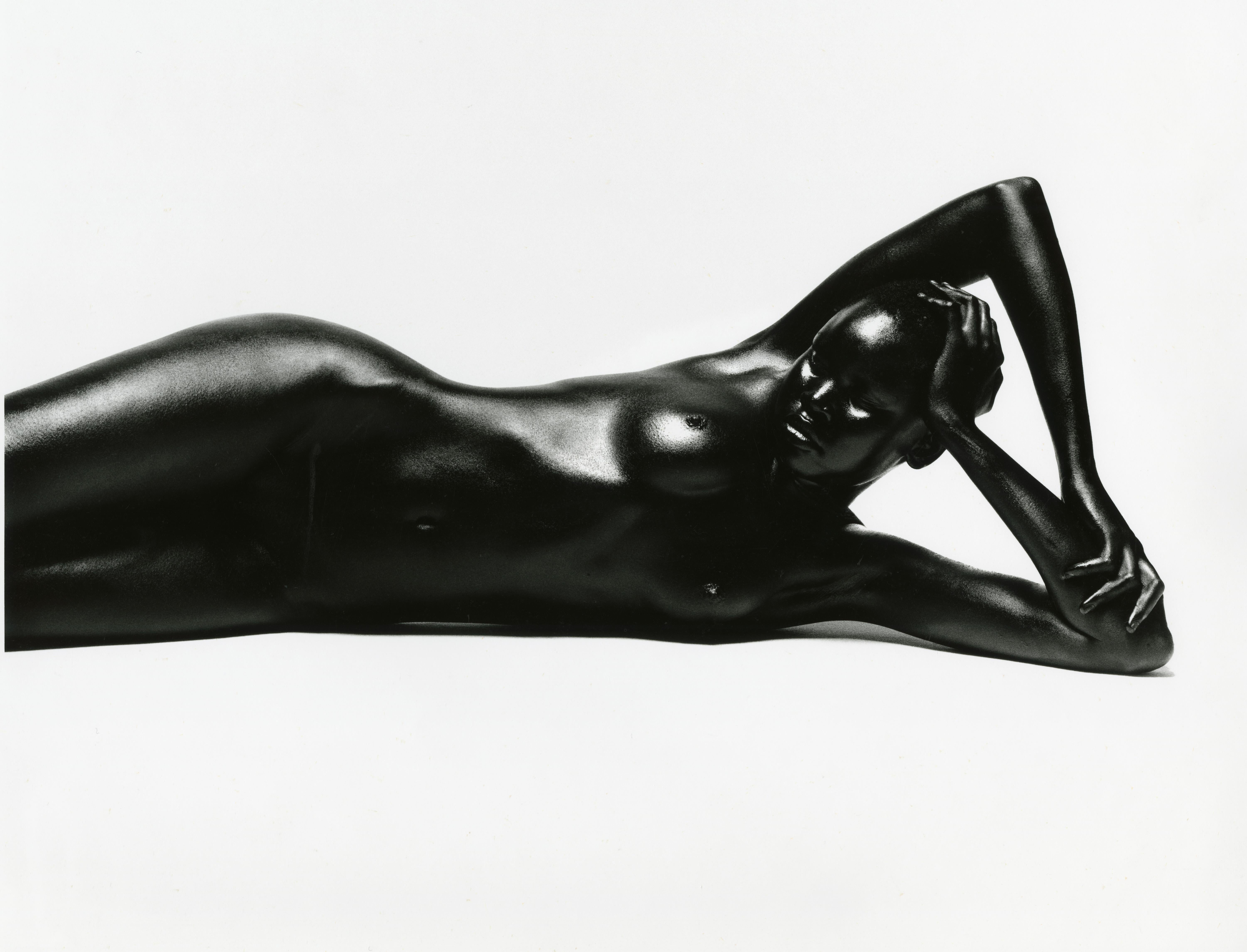 Black and White Photograph Thierry Le Gouès - Alek Wek, New York 1996