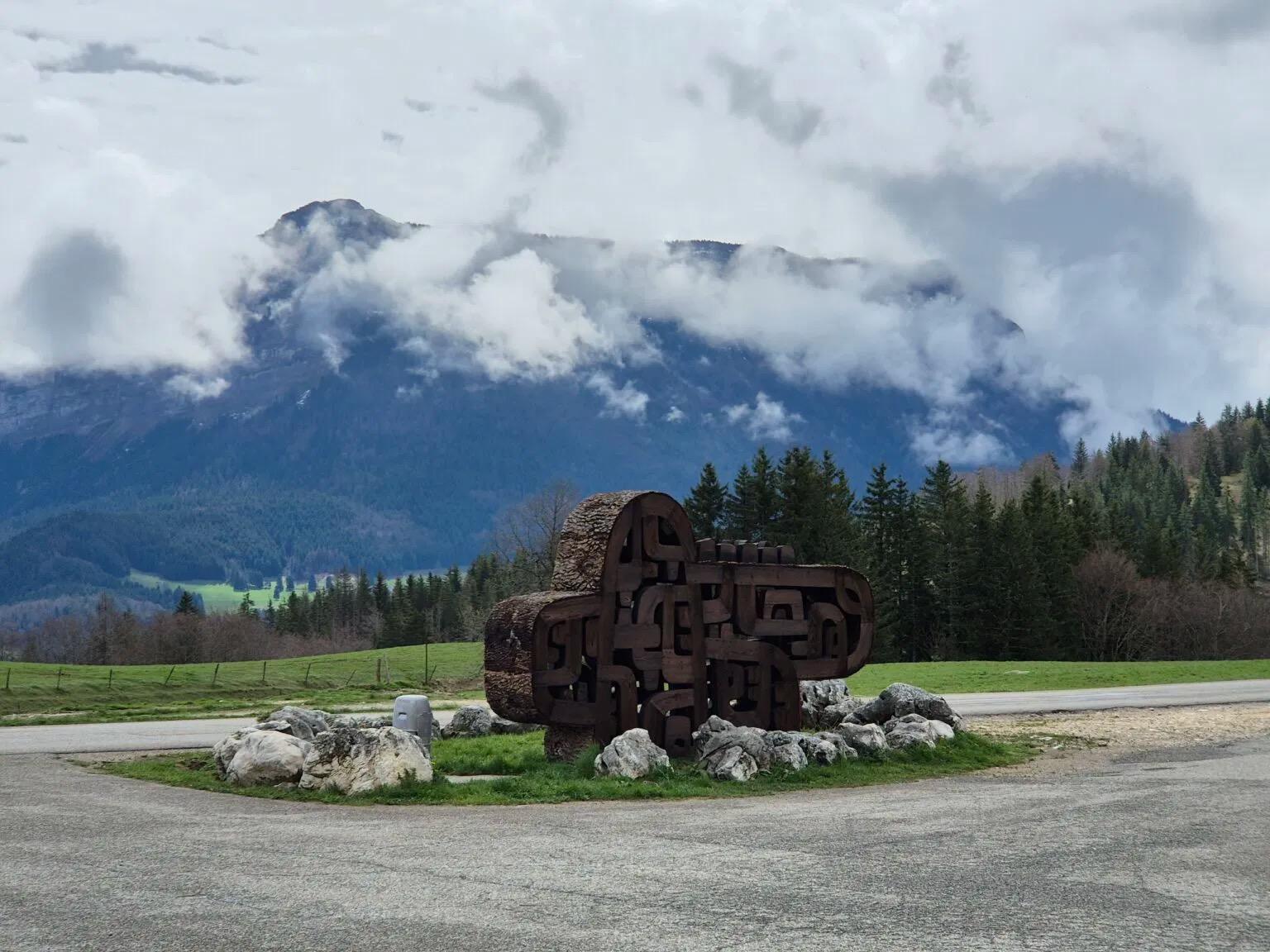 No.020125 di Thierry Martenon -  scultura monumentale in legno, all'aperto, astratta in vendita 1