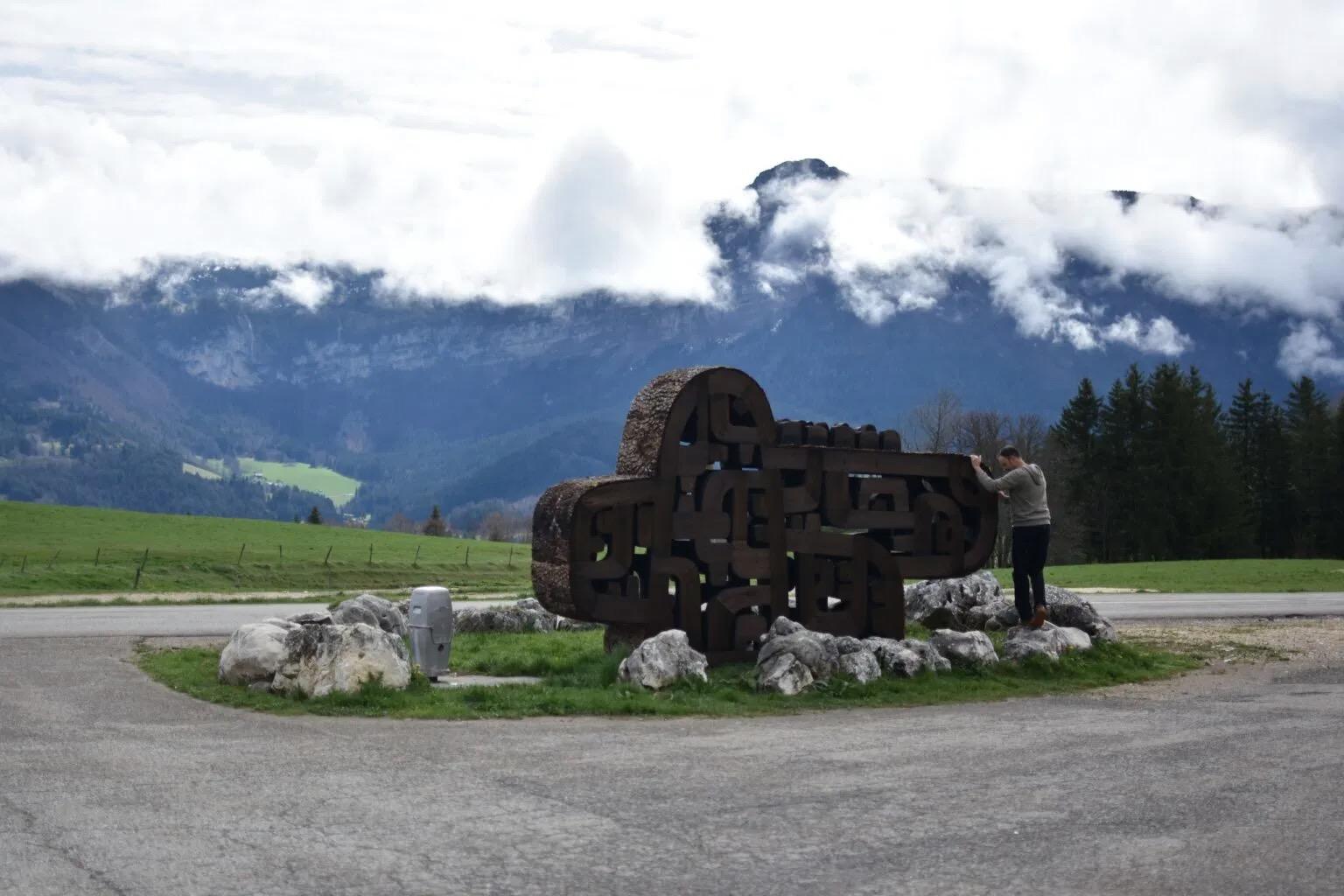 No.020125 di Thierry Martenon -  scultura monumentale in legno, all'aperto, astratta in vendita 2