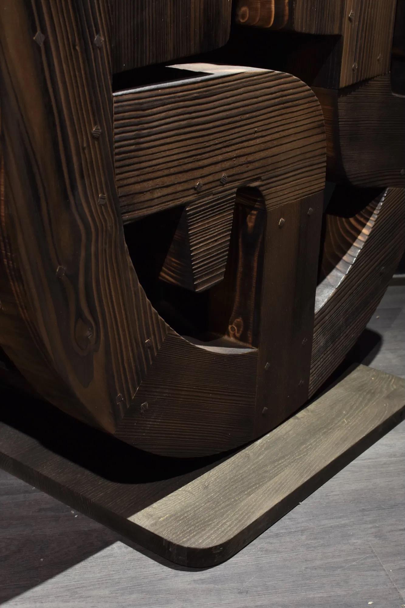 No.090924 de Thierry Martenon - gran escultura de madera, tótem geométrico abstracto en venta 15