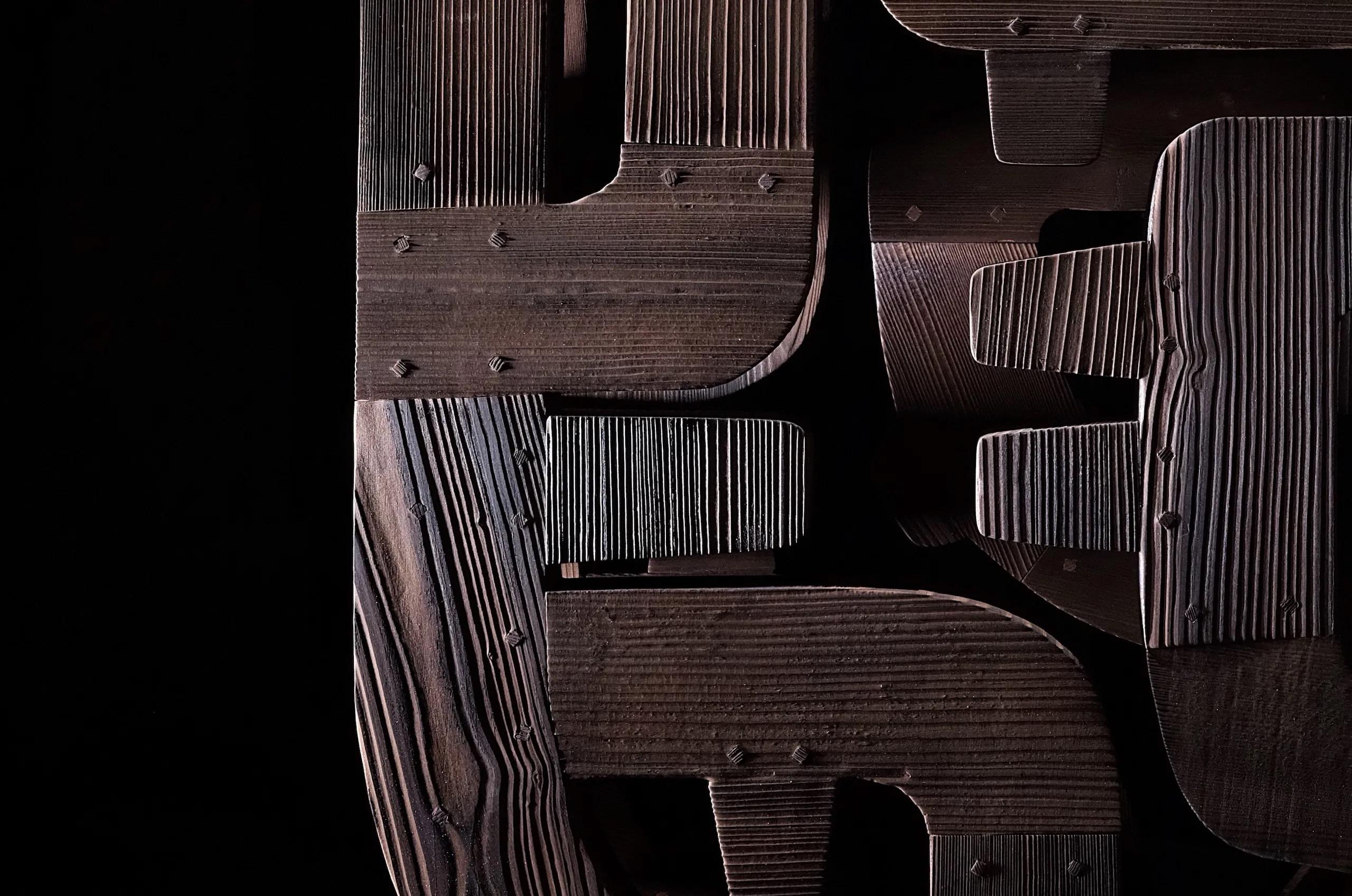 No.090924 de Thierry Martenon - gran escultura de madera, tótem geométrico abstracto en venta 5